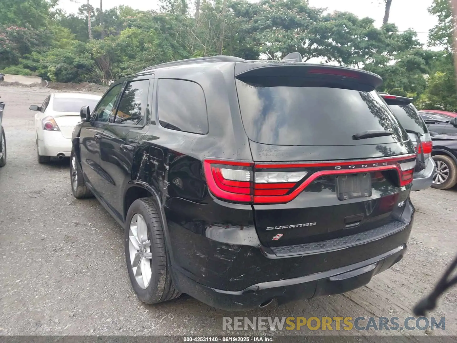 3 Photograph of a damaged car 1C4SDJCT9RC146885 DODGE DURANGO 2024