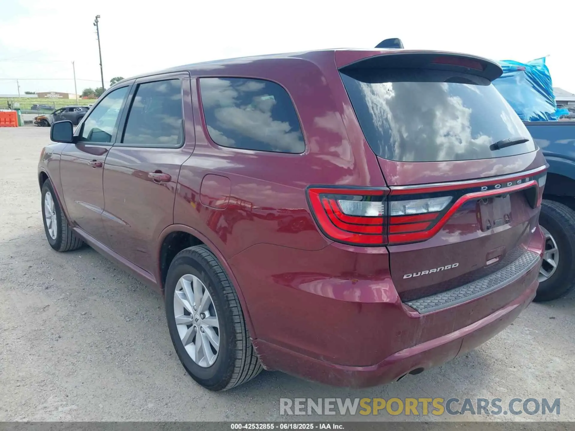 3 Photograph of a damaged car 1C4RDHDG8SC530803 DODGE DURANGO 2025