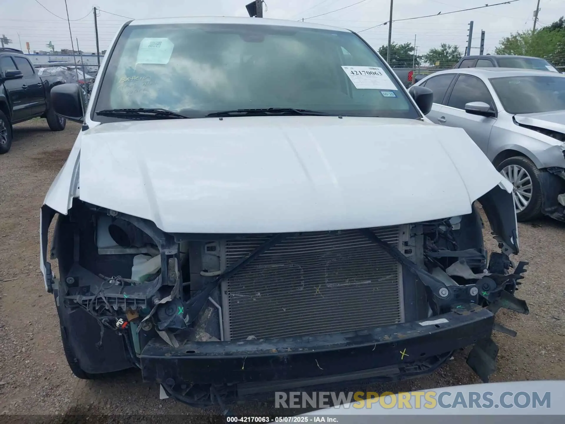 6 Photograph of a damaged car 2C4RDGBG1KR741071 DODGE GRAND CARAVAN 2019