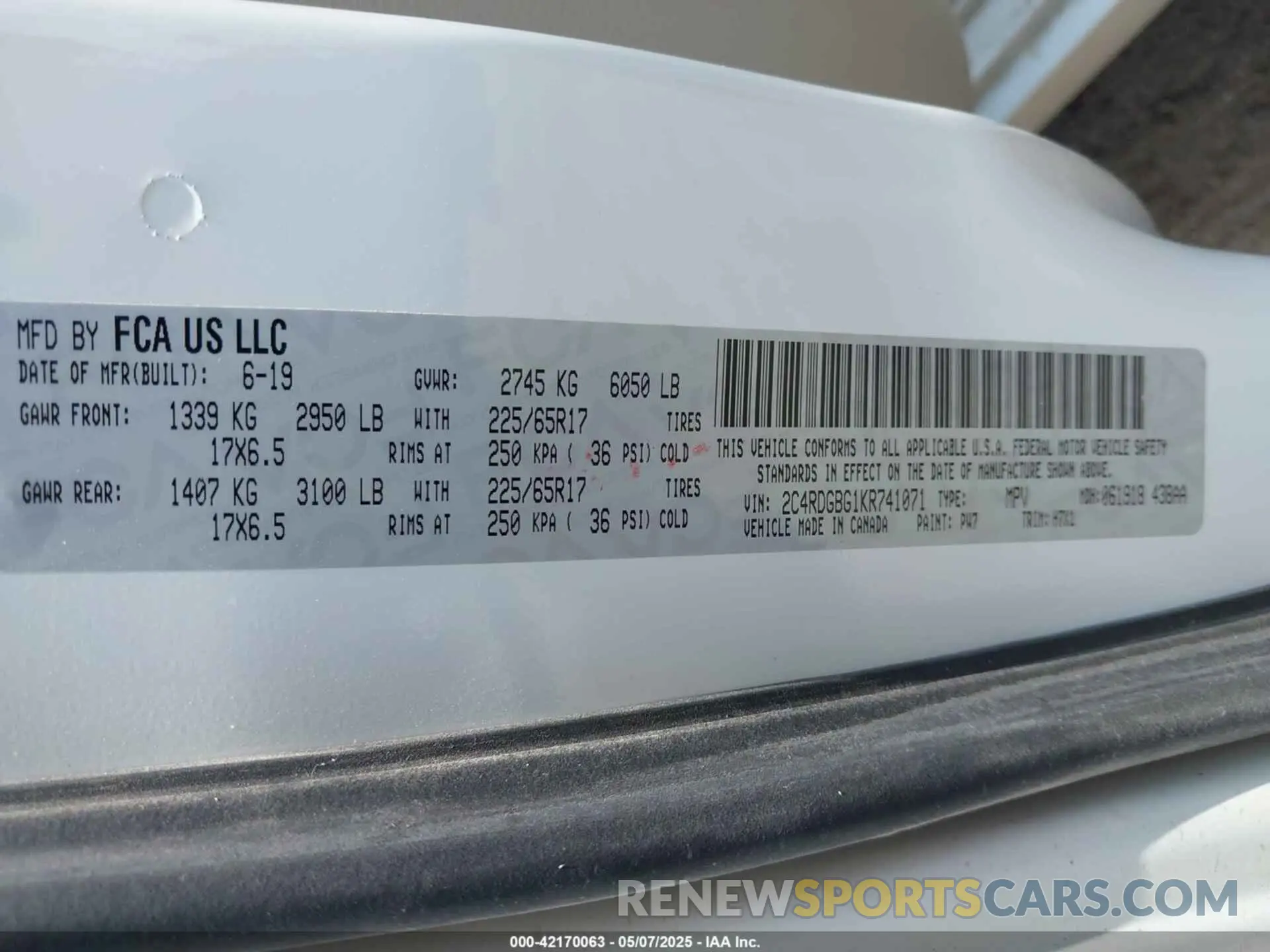 9 Photograph of a damaged car 2C4RDGBG1KR741071 DODGE GRAND CARAVAN 2019