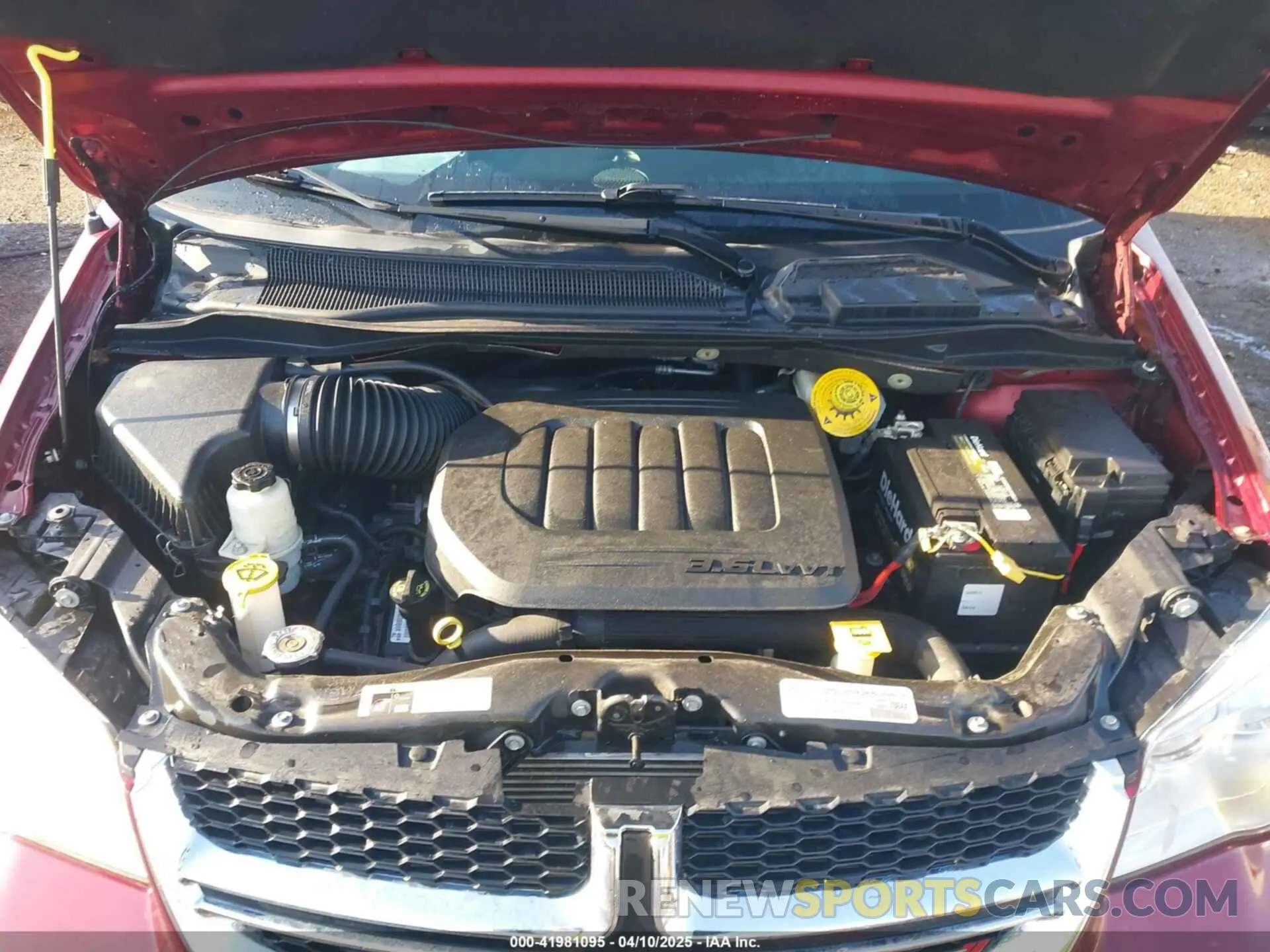 10 Photograph of a damaged car 2C4RDGBG1KR803438 DODGE GRAND CARAVAN 2019