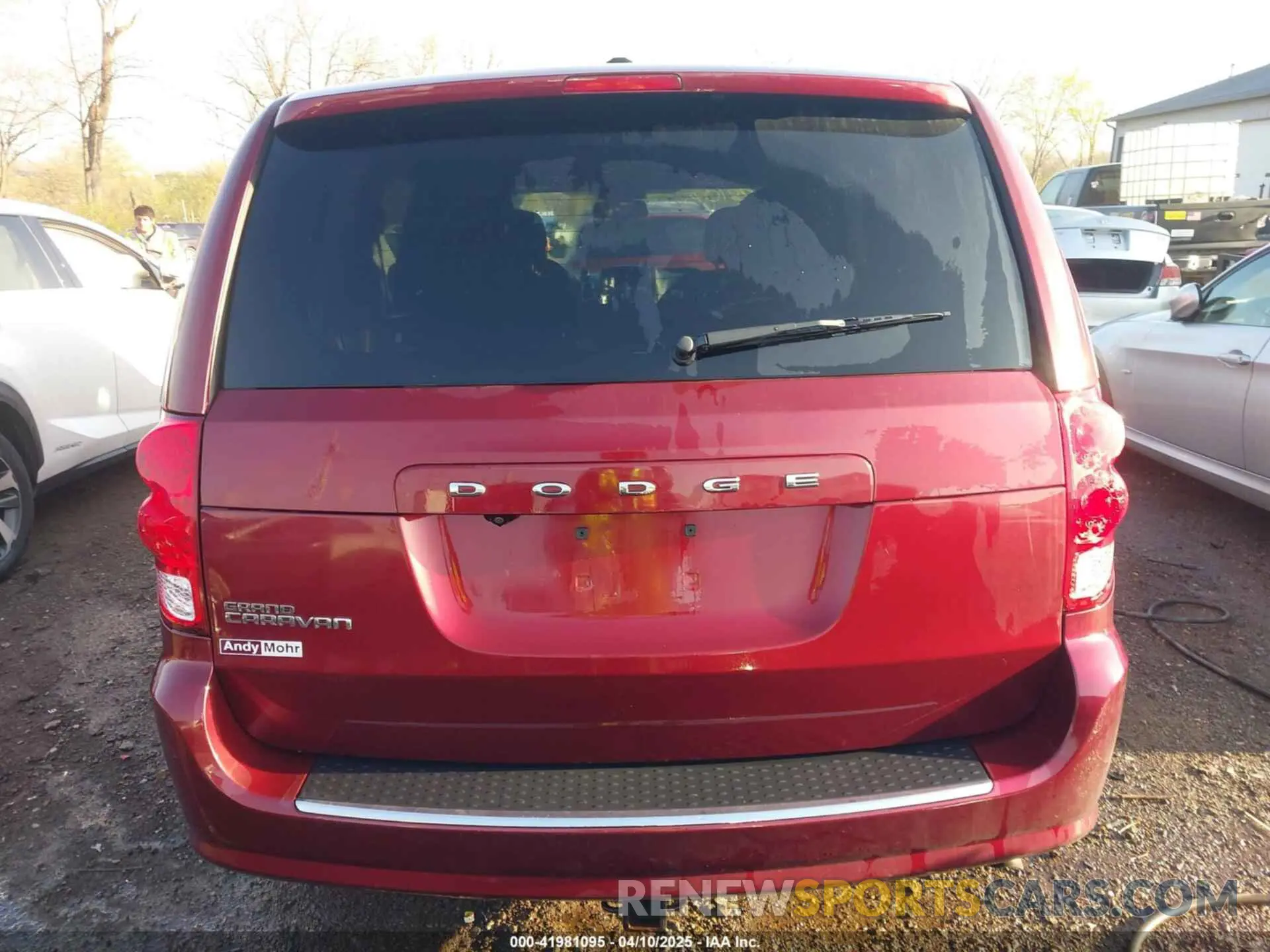 16 Photograph of a damaged car 2C4RDGBG1KR803438 DODGE GRAND CARAVAN 2019