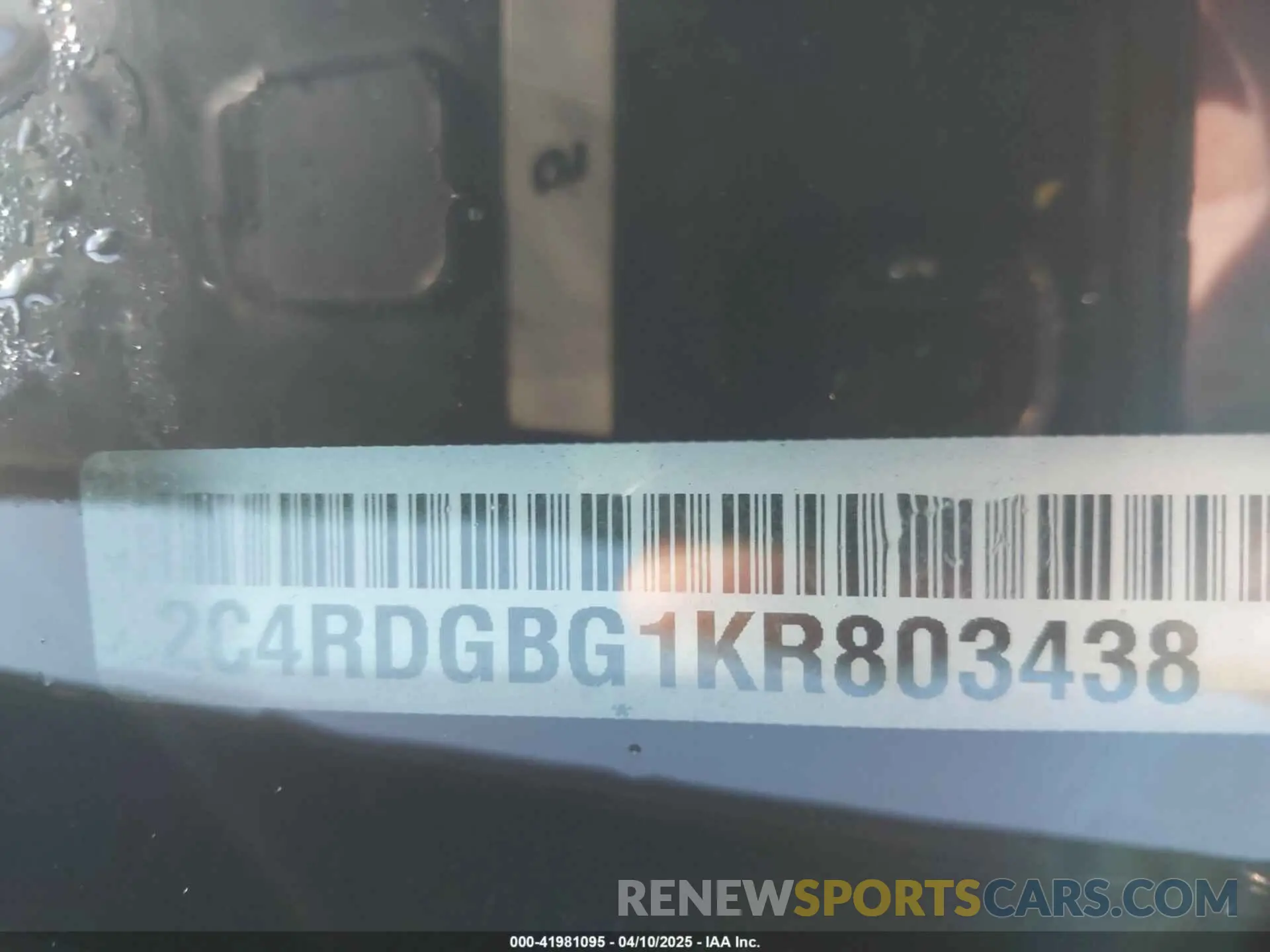 9 Photograph of a damaged car 2C4RDGBG1KR803438 DODGE GRAND CARAVAN 2019