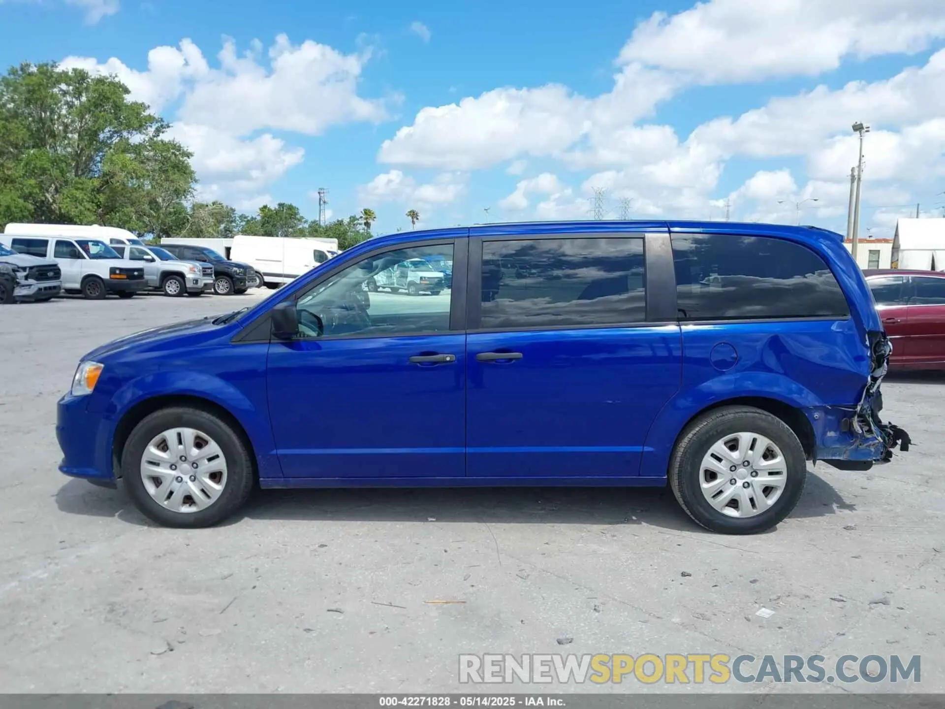 14 Photograph of a damaged car 2C4RDGBG3KR553507 DODGE GRAND CARAVAN 2019