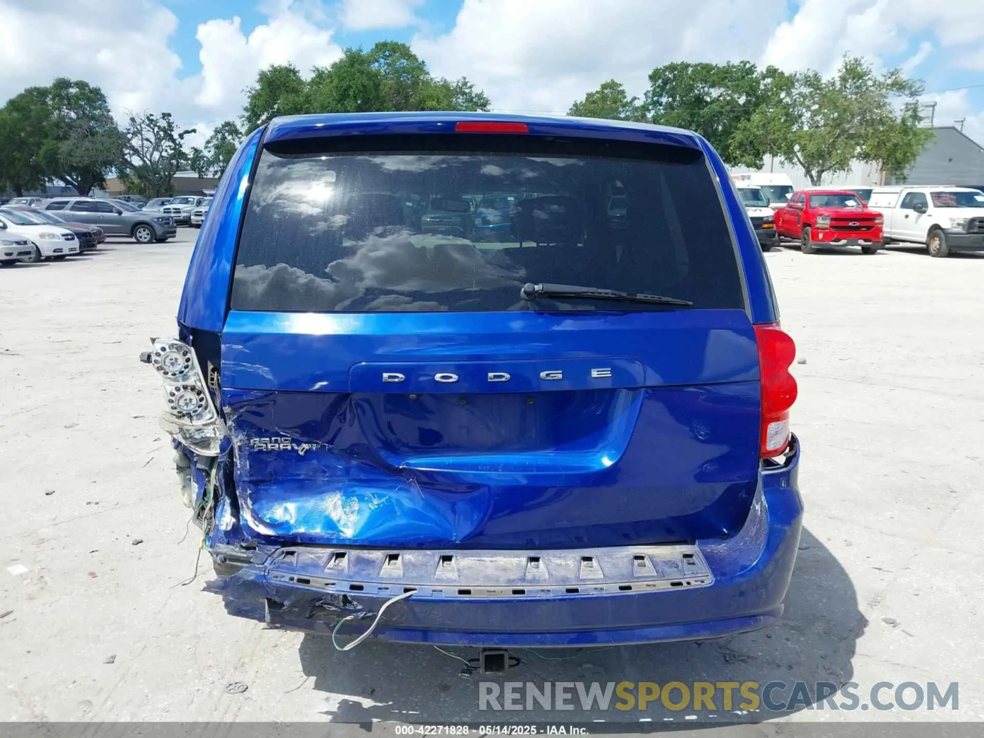 16 Photograph of a damaged car 2C4RDGBG3KR553507 DODGE GRAND CARAVAN 2019