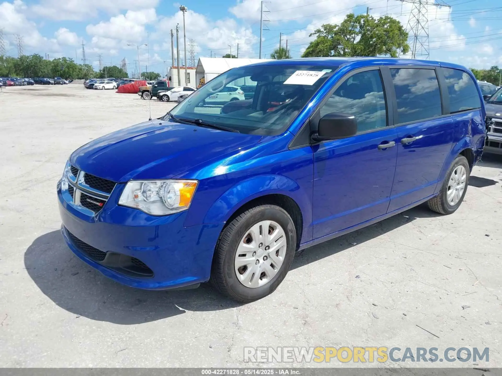 2 Photograph of a damaged car 2C4RDGBG3KR553507 DODGE GRAND CARAVAN 2019
