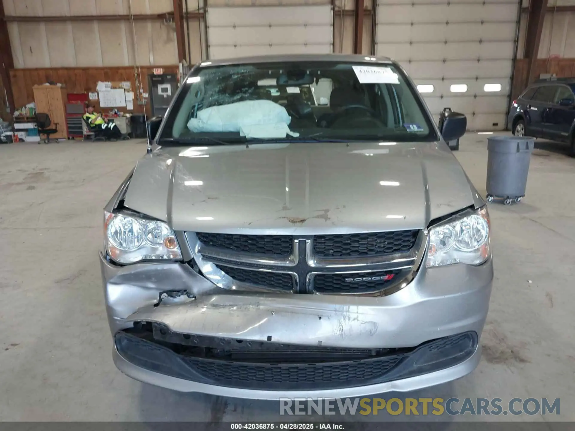13 Photograph of a damaged car 2C4RDGBG3KR571537 DODGE GRAND CARAVAN 2019