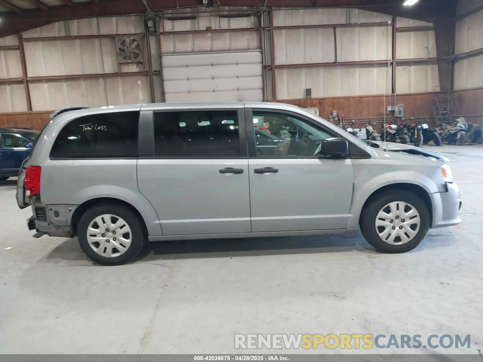 14 Photograph of a damaged car 2C4RDGBG3KR571537 DODGE GRAND CARAVAN 2019