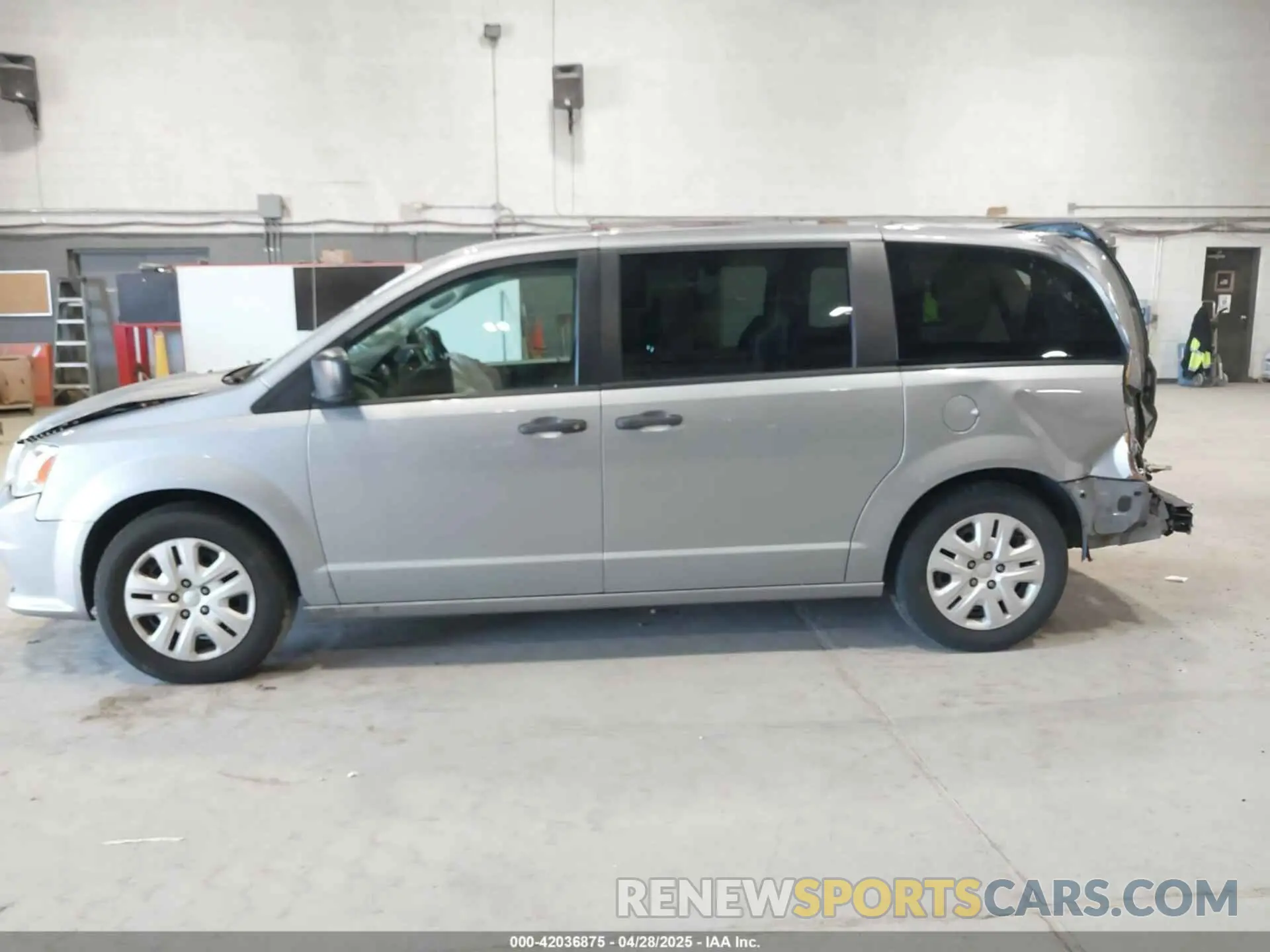 15 Photograph of a damaged car 2C4RDGBG3KR571537 DODGE GRAND CARAVAN 2019