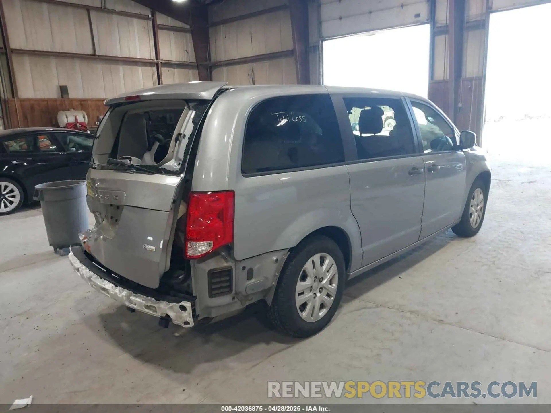 4 Photograph of a damaged car 2C4RDGBG3KR571537 DODGE GRAND CARAVAN 2019