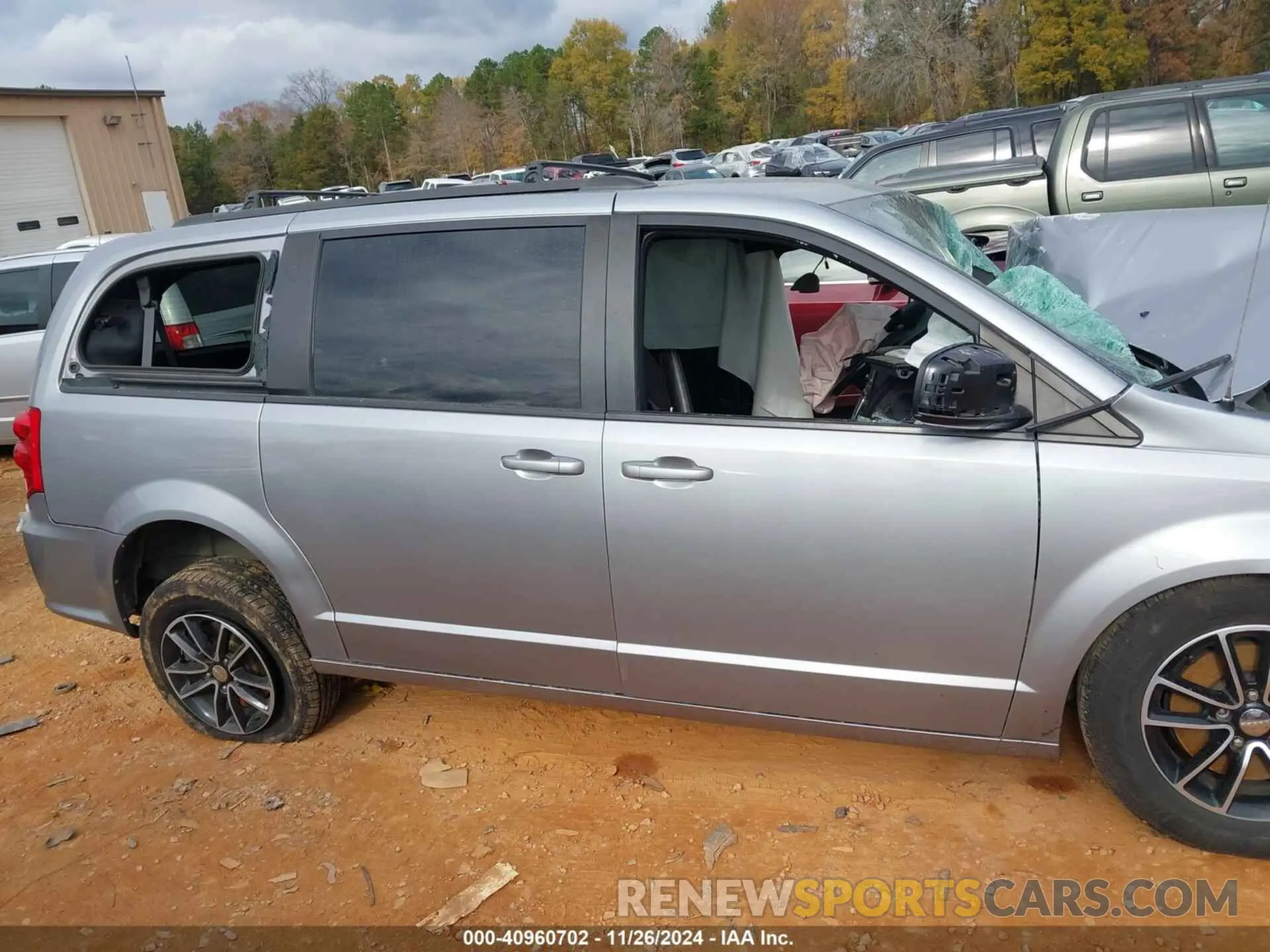12 Photograph of a damaged car 2C4RDGBG3KR639447 DODGE GRAND CARAVAN 2019