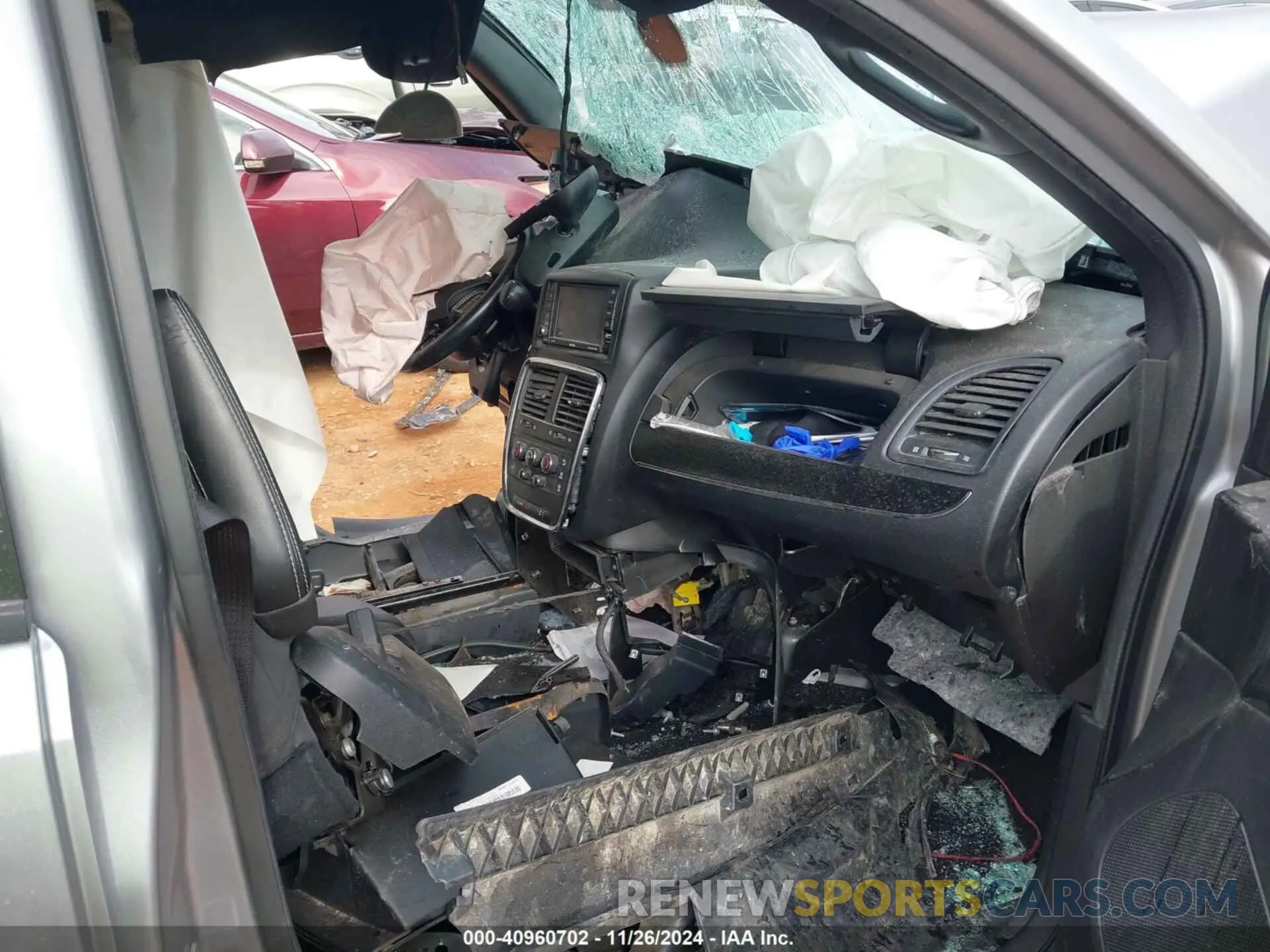 5 Photograph of a damaged car 2C4RDGBG3KR639447 DODGE GRAND CARAVAN 2019