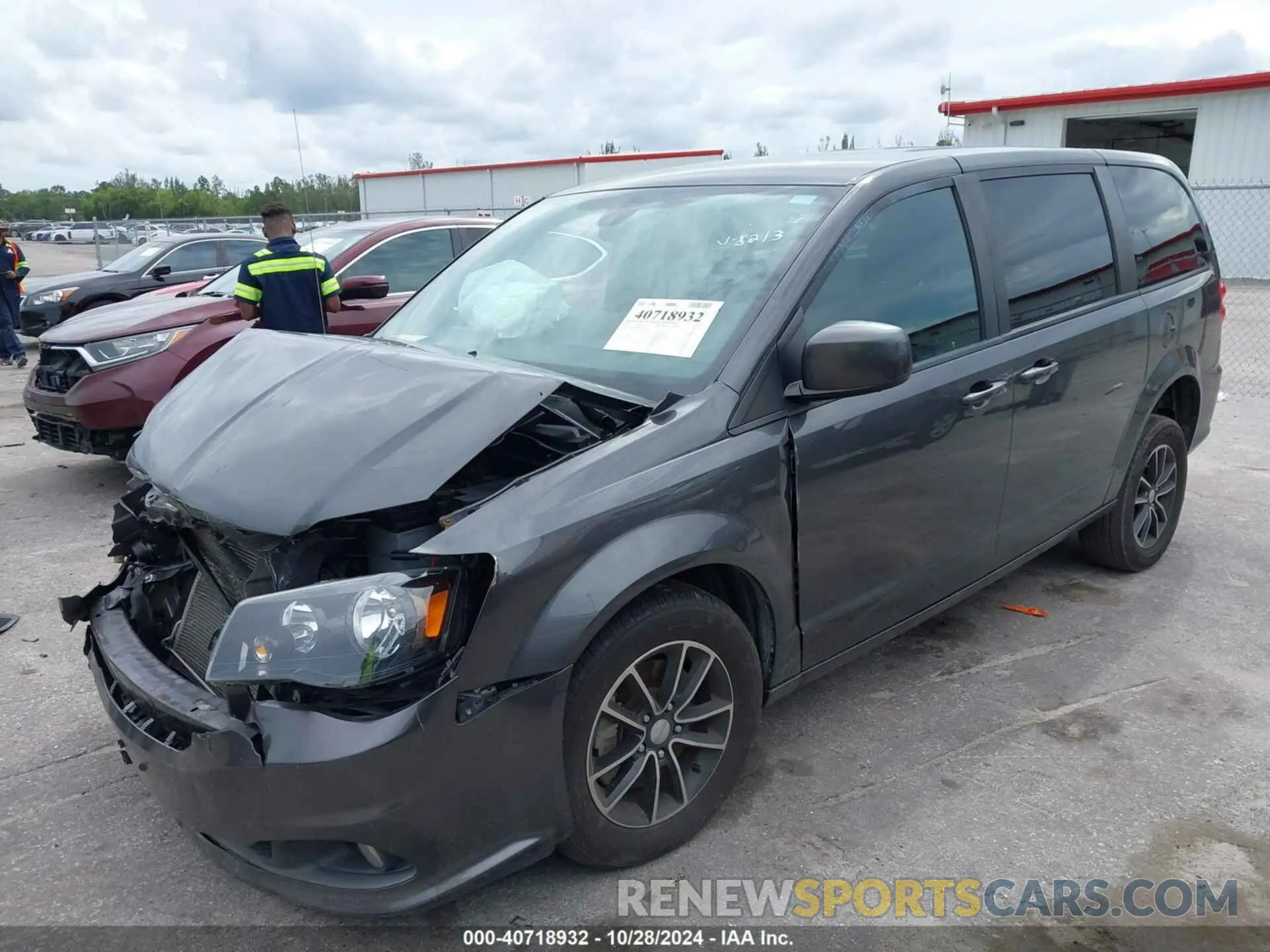 2 Photograph of a damaged car 2C4RDGBG6KR568213 DODGE GRAND CARAVAN 2019