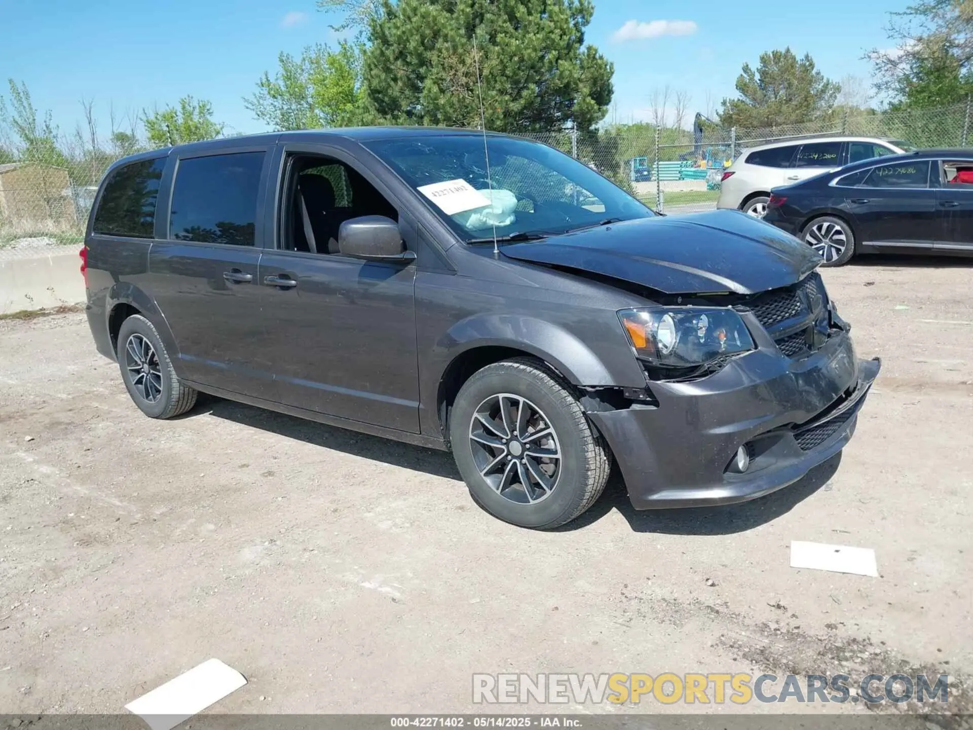 1 Photograph of a damaged car 2C4RDGBG6KR596593 DODGE GRAND CARAVAN 2019