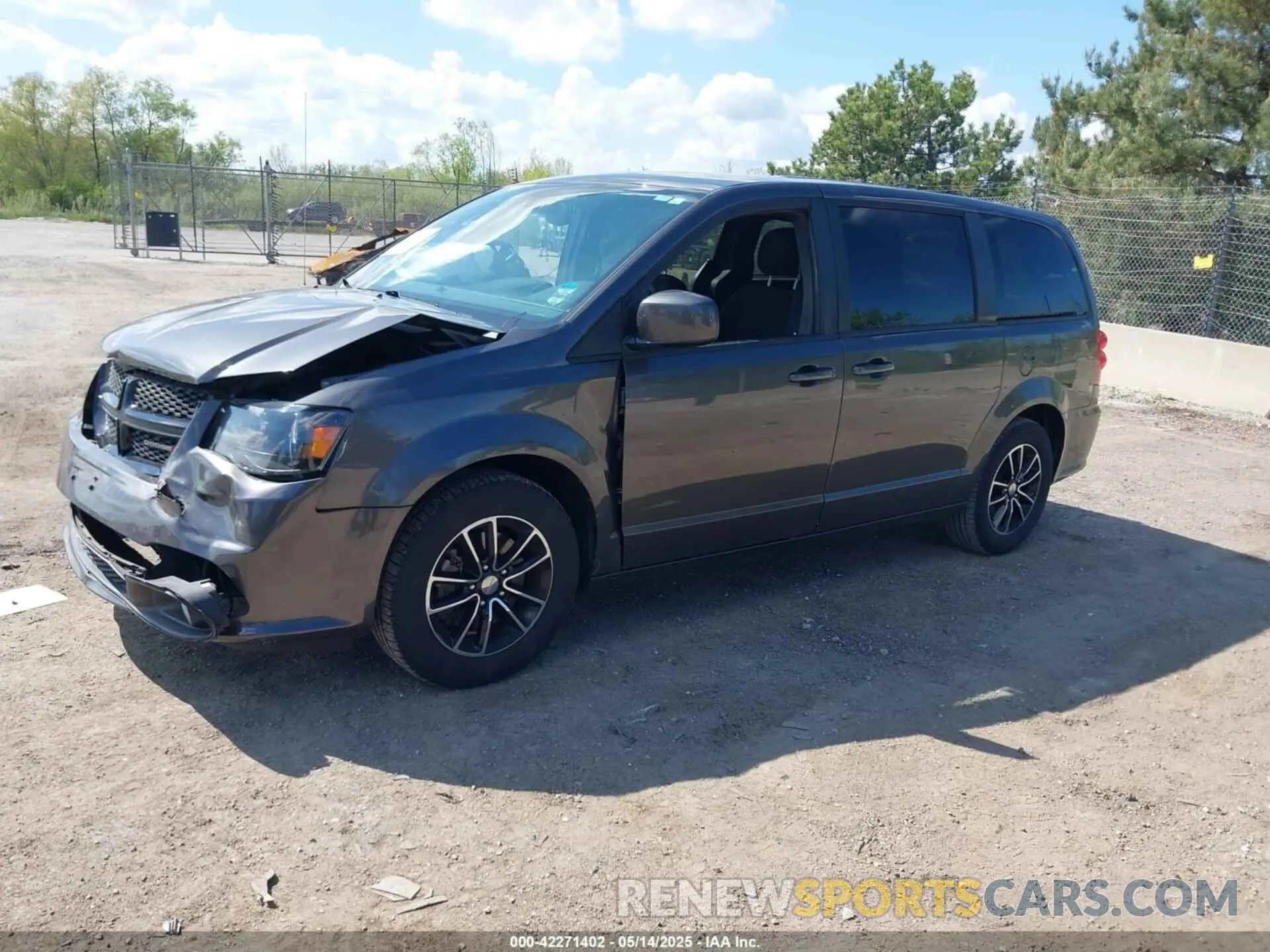 2 Photograph of a damaged car 2C4RDGBG6KR596593 DODGE GRAND CARAVAN 2019