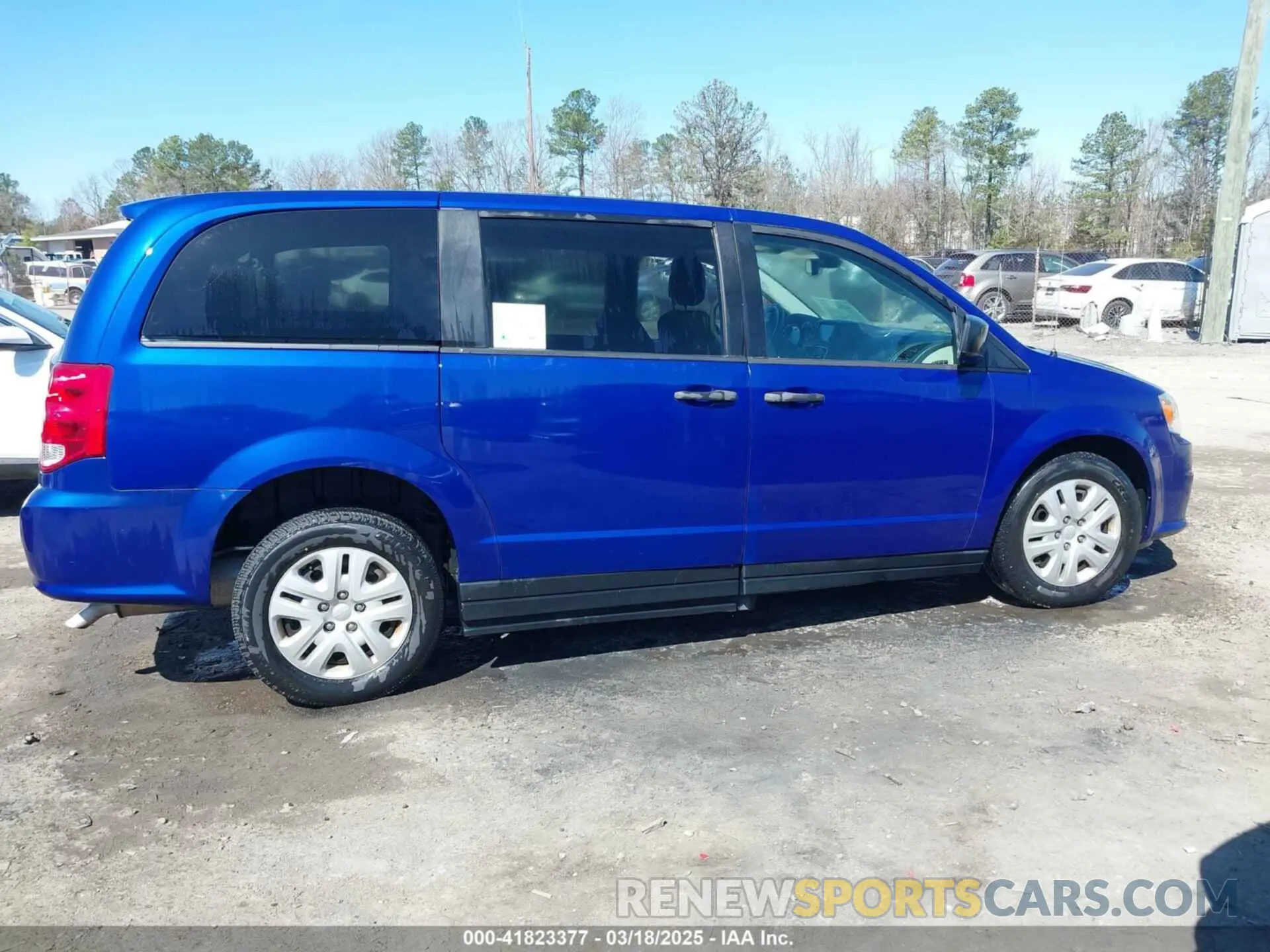 13 Photograph of a damaged car 2C4RDGBG7KR596327 DODGE GRAND CARAVAN 2019