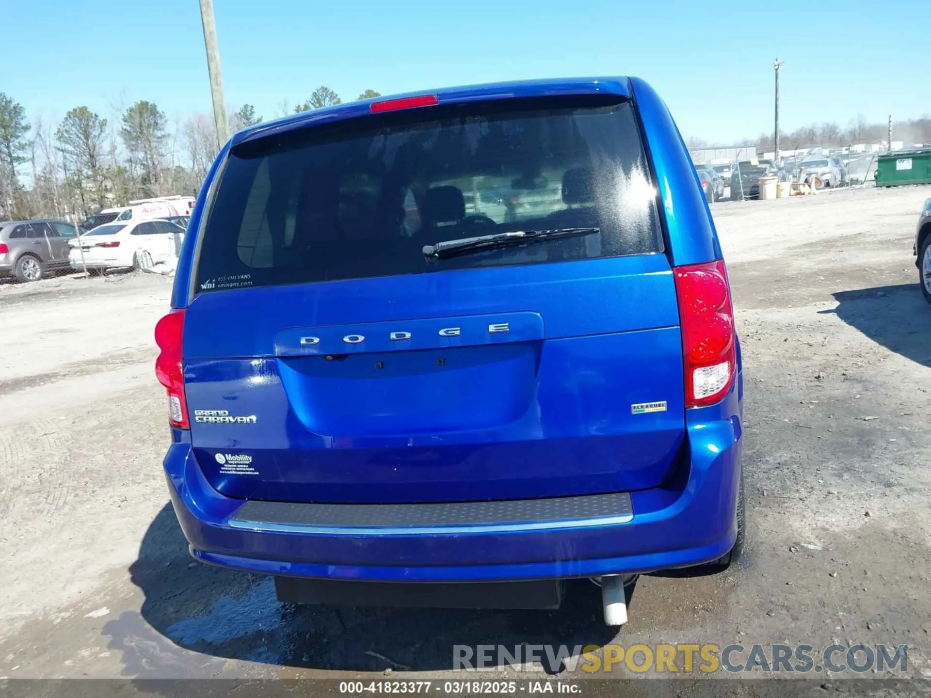 16 Photograph of a damaged car 2C4RDGBG7KR596327 DODGE GRAND CARAVAN 2019