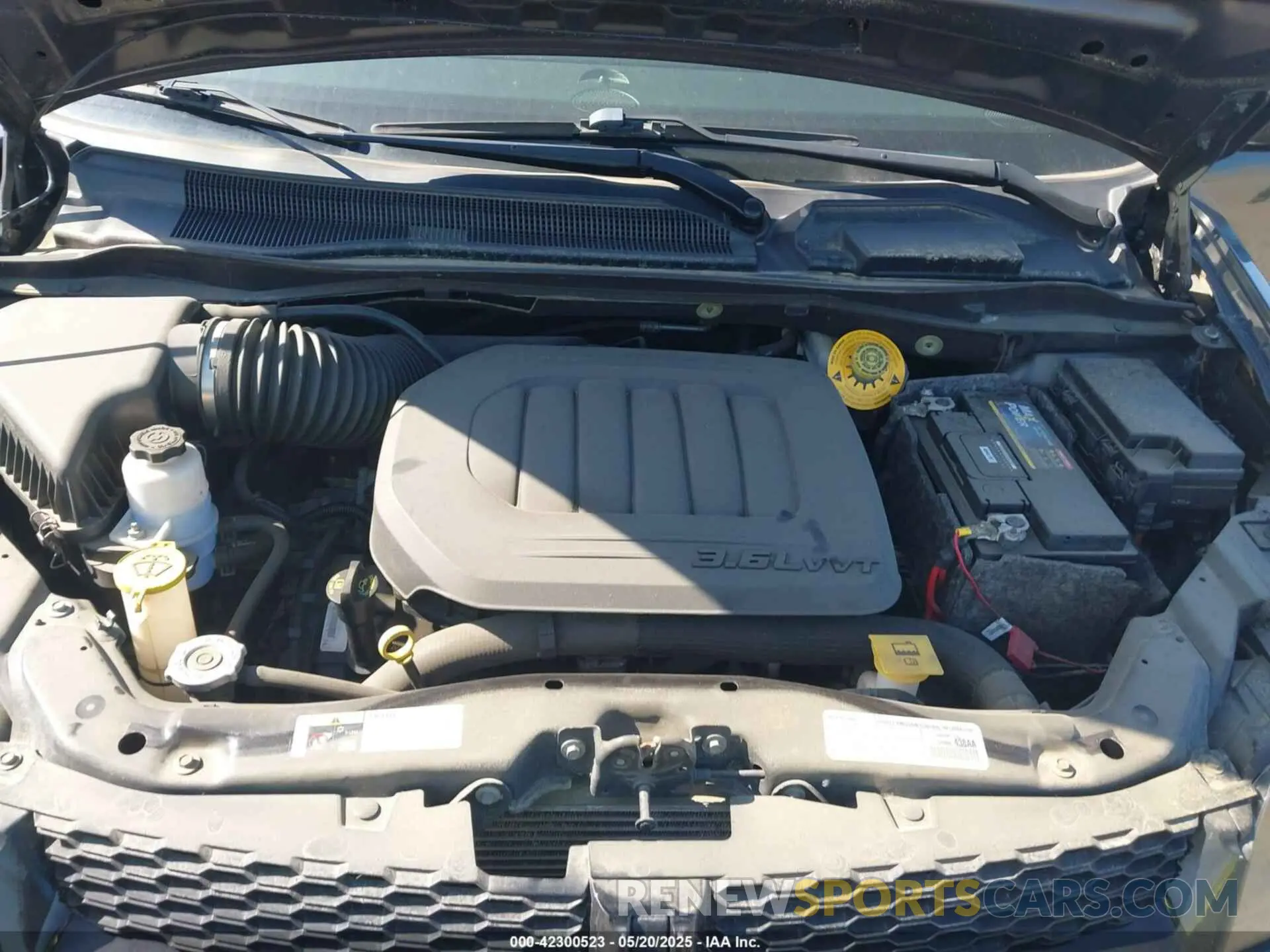 10 Photograph of a damaged car 2C4RDGBG7KR642643 DODGE GRAND CARAVAN 2019