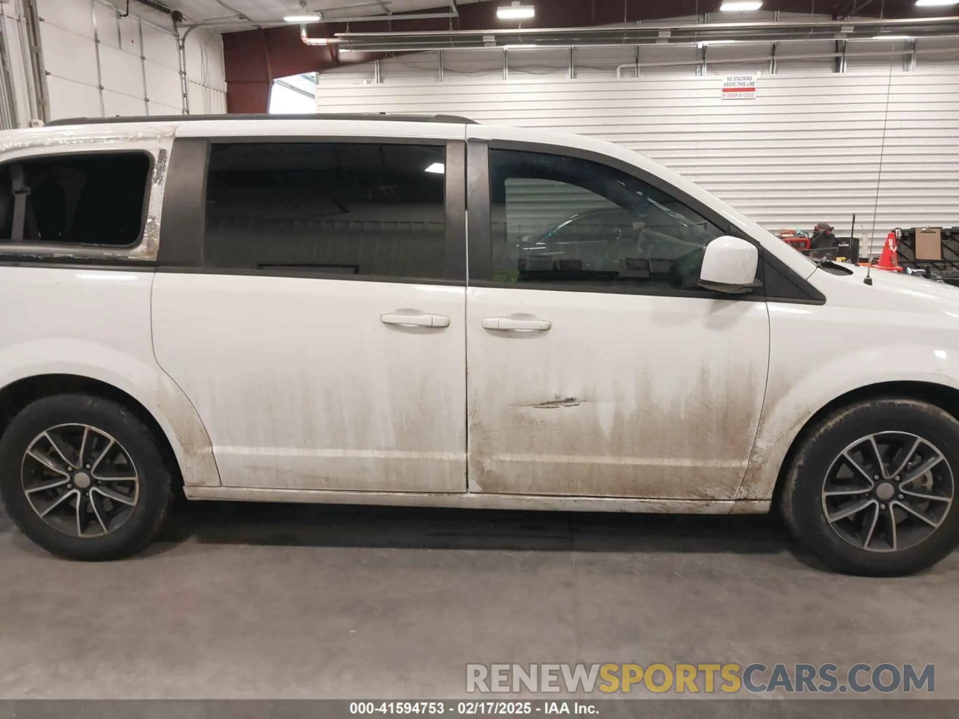 13 Photograph of a damaged car 2C4RDGBG8KR531227 DODGE GRAND CARAVAN 2019