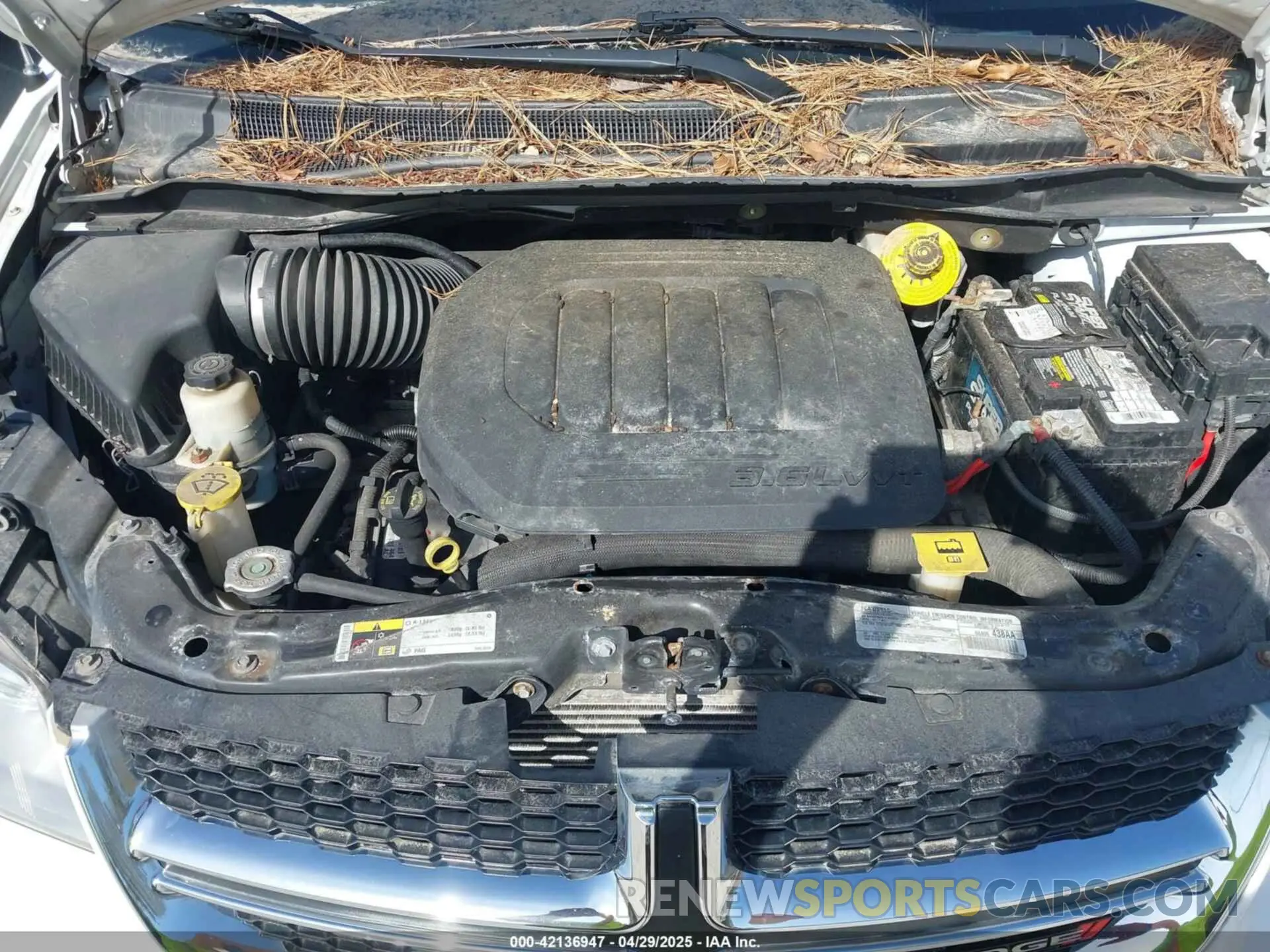 10 Photograph of a damaged car 2C4RDGBG8KR646829 DODGE GRAND CARAVAN 2019