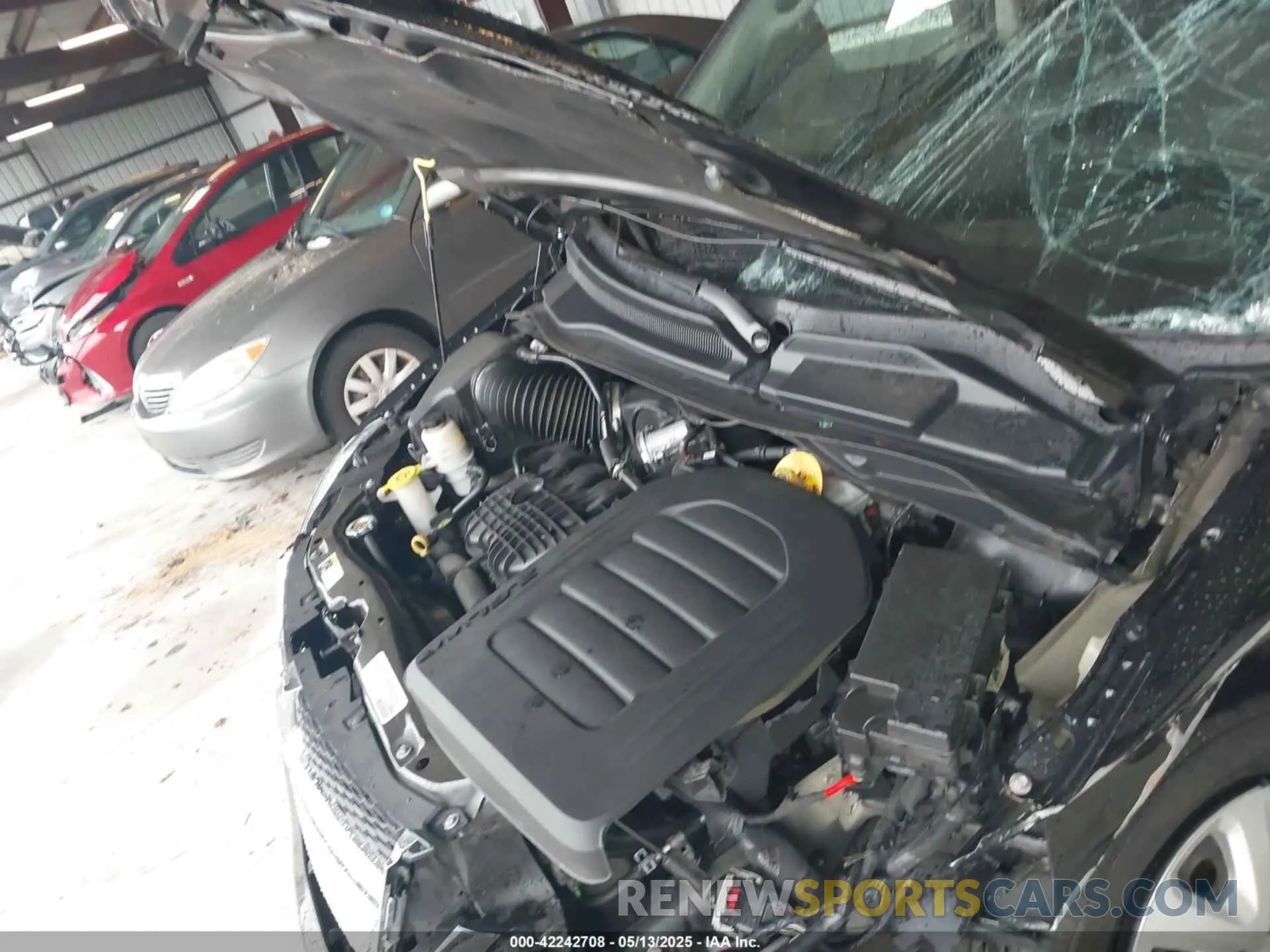 10 Photograph of a damaged car 2C4RDGBG8KR805963 DODGE GRAND CARAVAN 2019