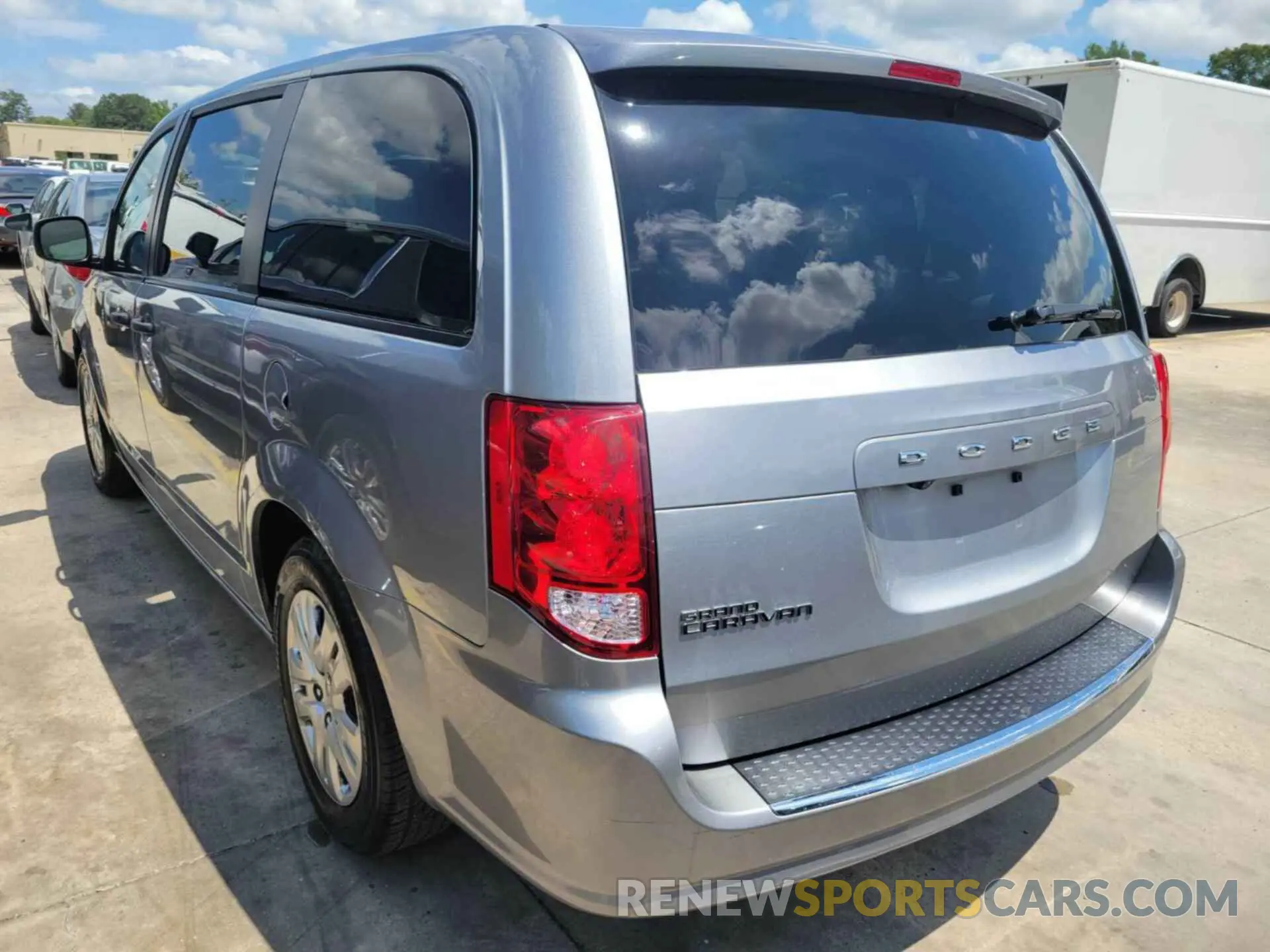 5 Photograph of a damaged car 2C4RDGBG9KR501654 DODGE GRAND CARAVAN 2019