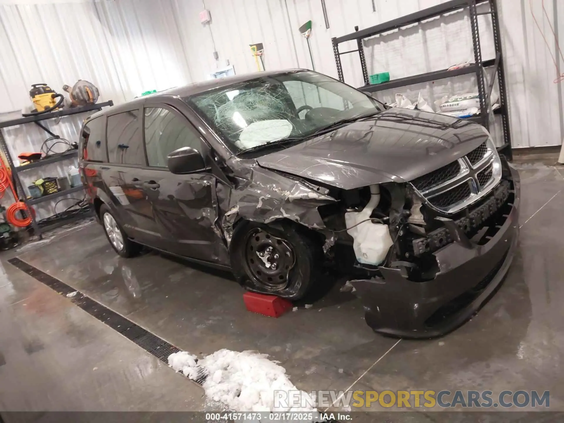 1 Photograph of a damaged car 2C4RDGBG9KR527770 DODGE GRAND CARAVAN 2019