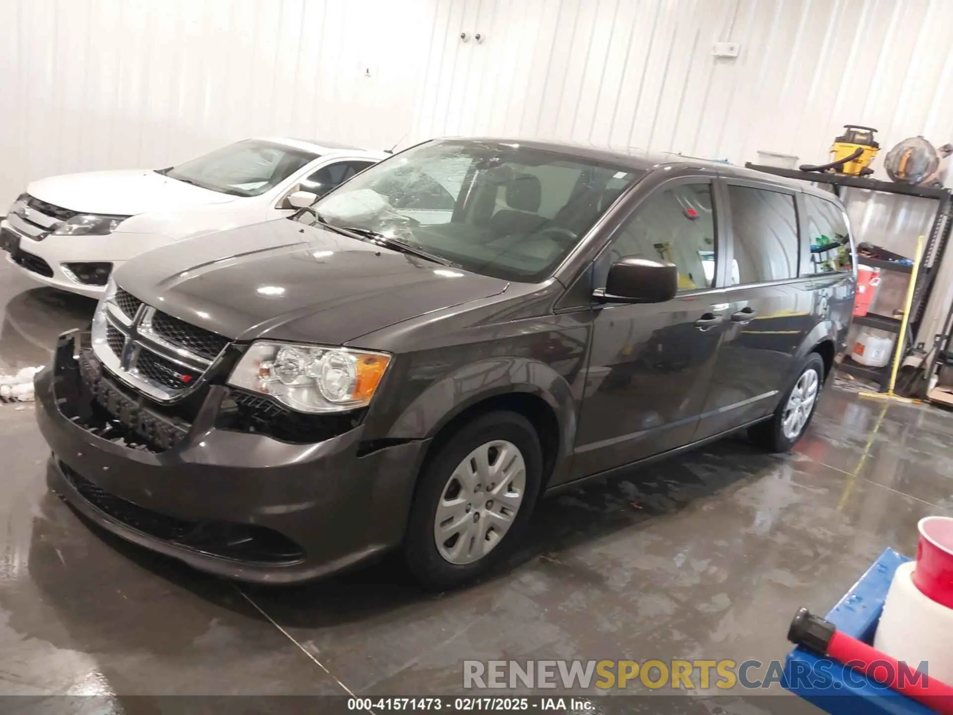 2 Photograph of a damaged car 2C4RDGBG9KR527770 DODGE GRAND CARAVAN 2019