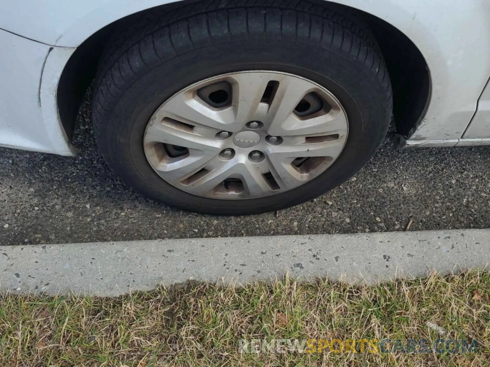 12 Photograph of a damaged car 2C4RDGBG9KR579464 DODGE GRAND CARAVAN 2019