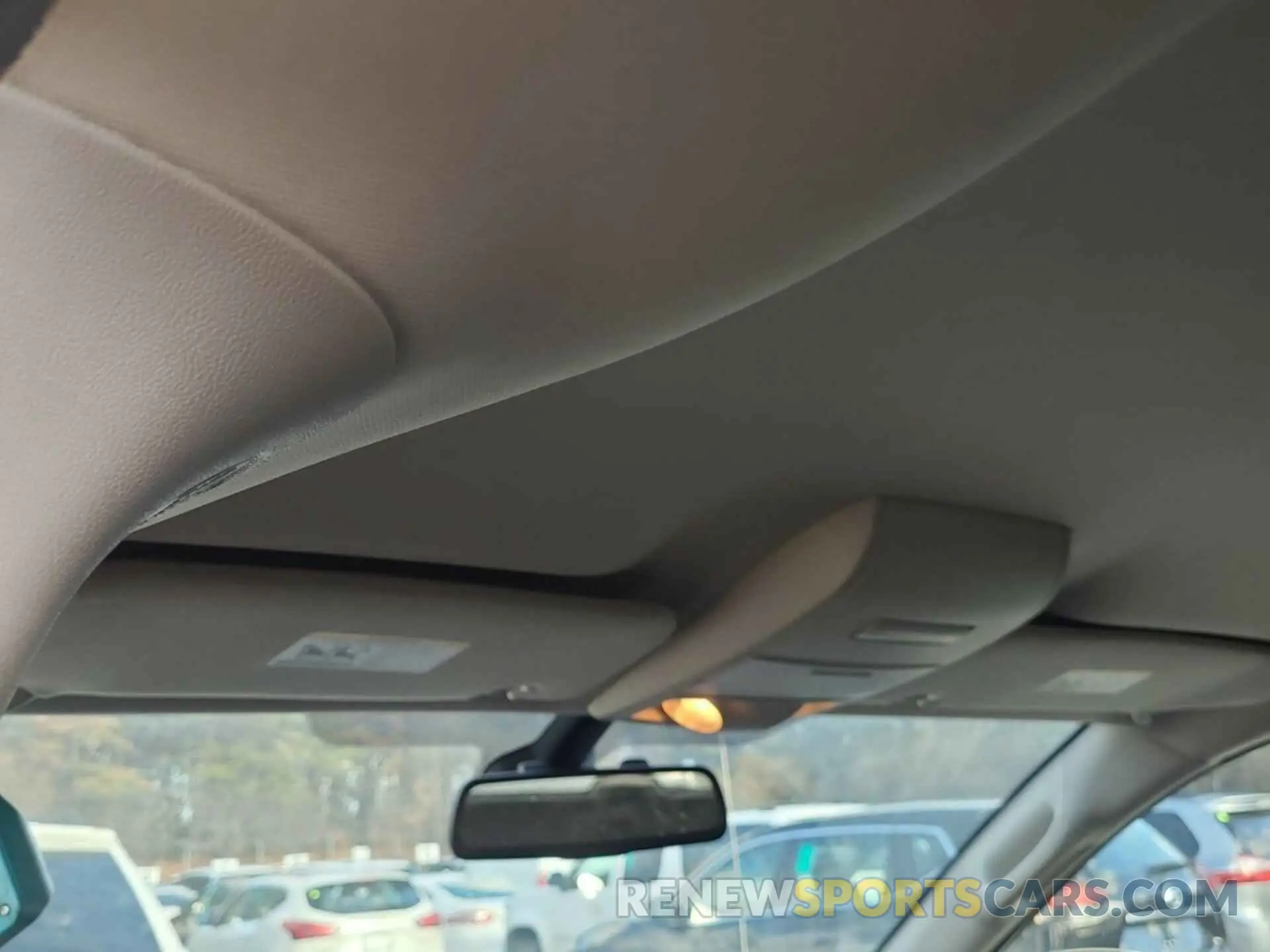 6 Photograph of a damaged car 2C4RDGBG9KR579464 DODGE GRAND CARAVAN 2019