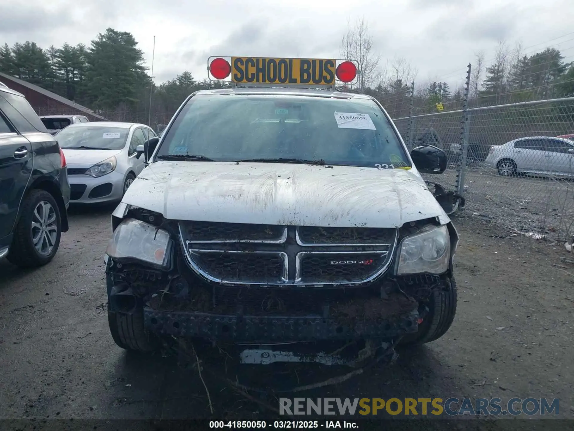 13 Photograph of a damaged car 2C4RDGBGXKR608275 DODGE GRAND CARAVAN 2019