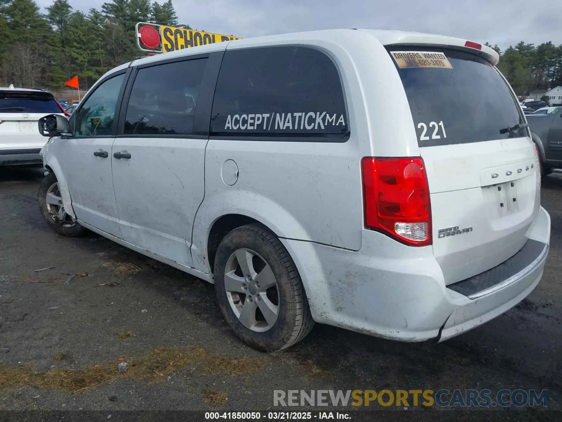 3 Photograph of a damaged car 2C4RDGBGXKR608275 DODGE GRAND CARAVAN 2019