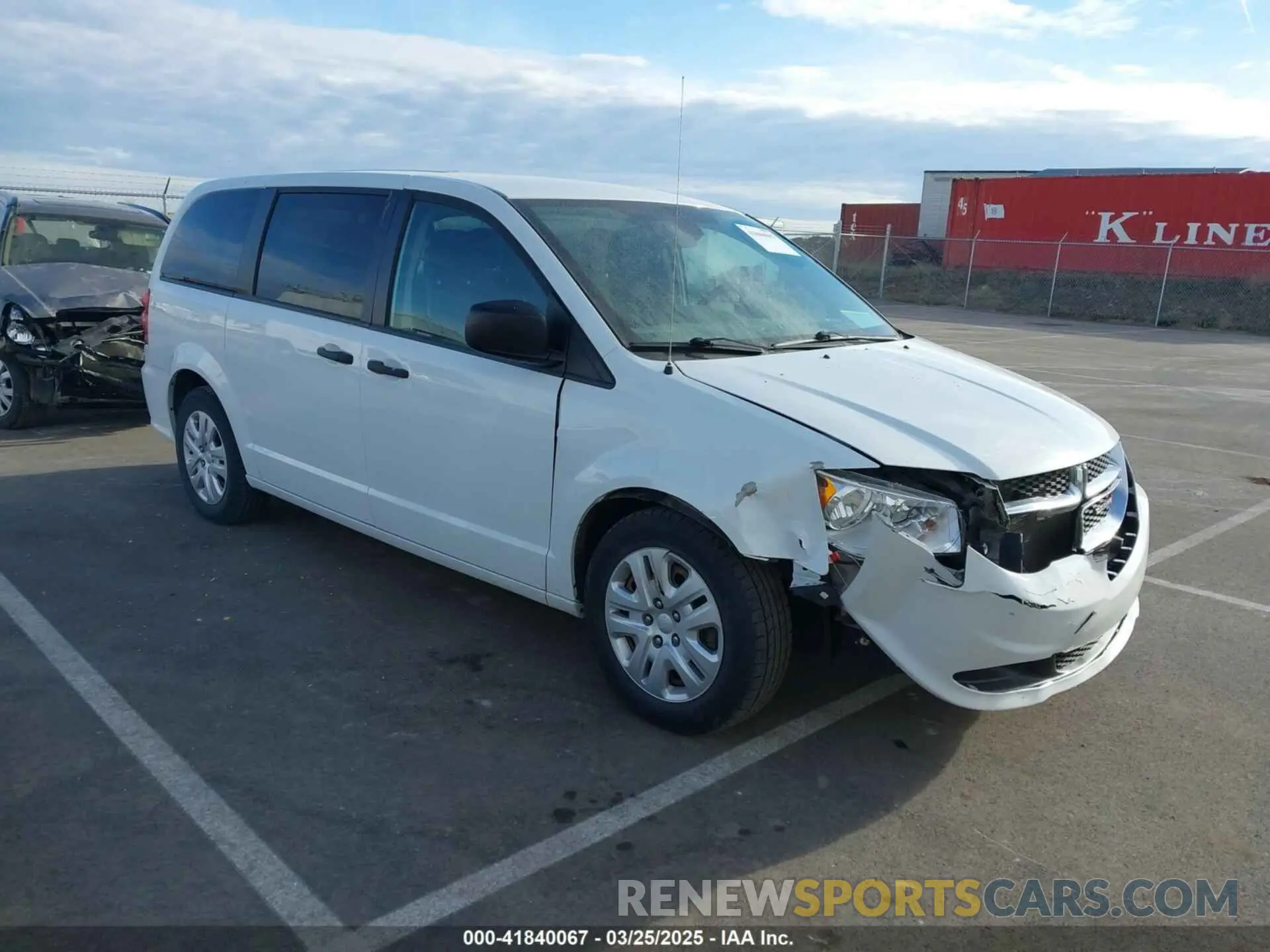 1 Photograph of a damaged car 2C4RDGBGXKR682747 DODGE GRAND CARAVAN 2019