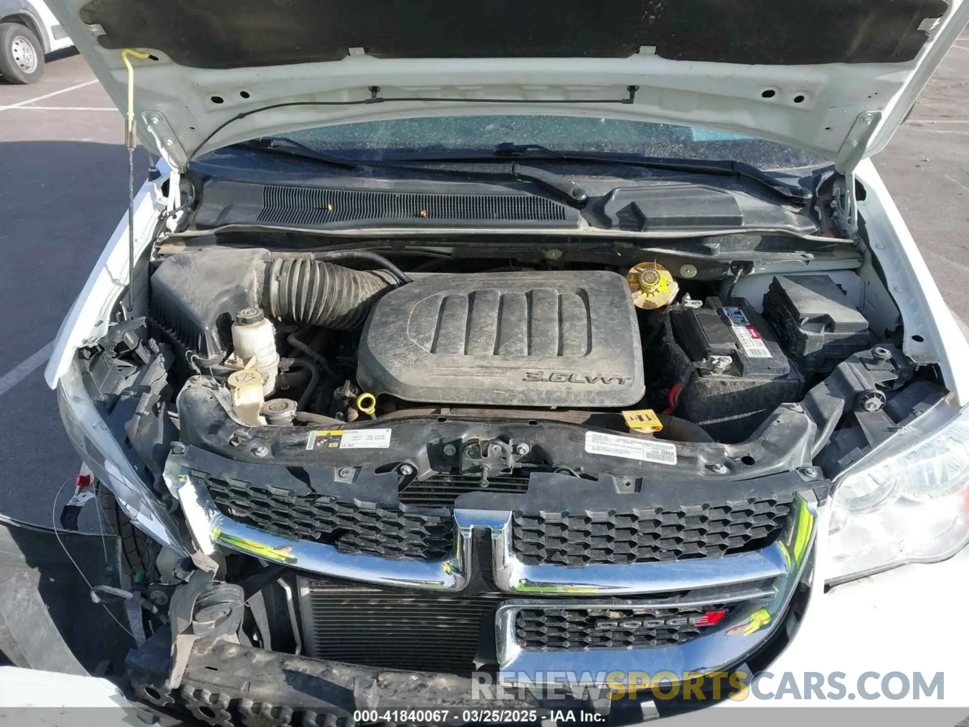 10 Photograph of a damaged car 2C4RDGBGXKR682747 DODGE GRAND CARAVAN 2019