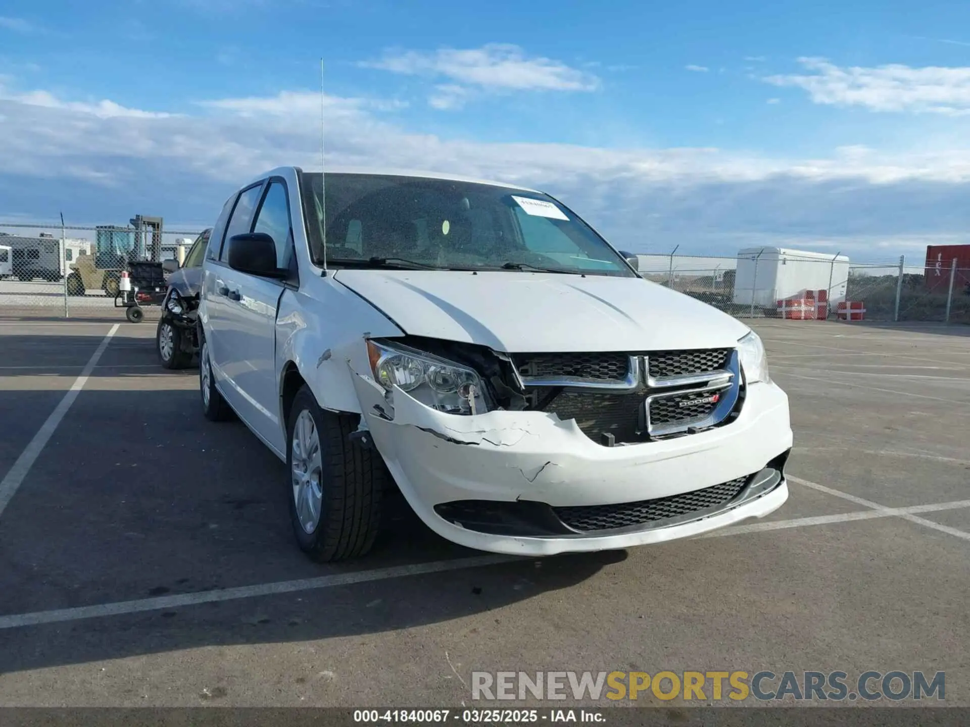 6 Photograph of a damaged car 2C4RDGBGXKR682747 DODGE GRAND CARAVAN 2019