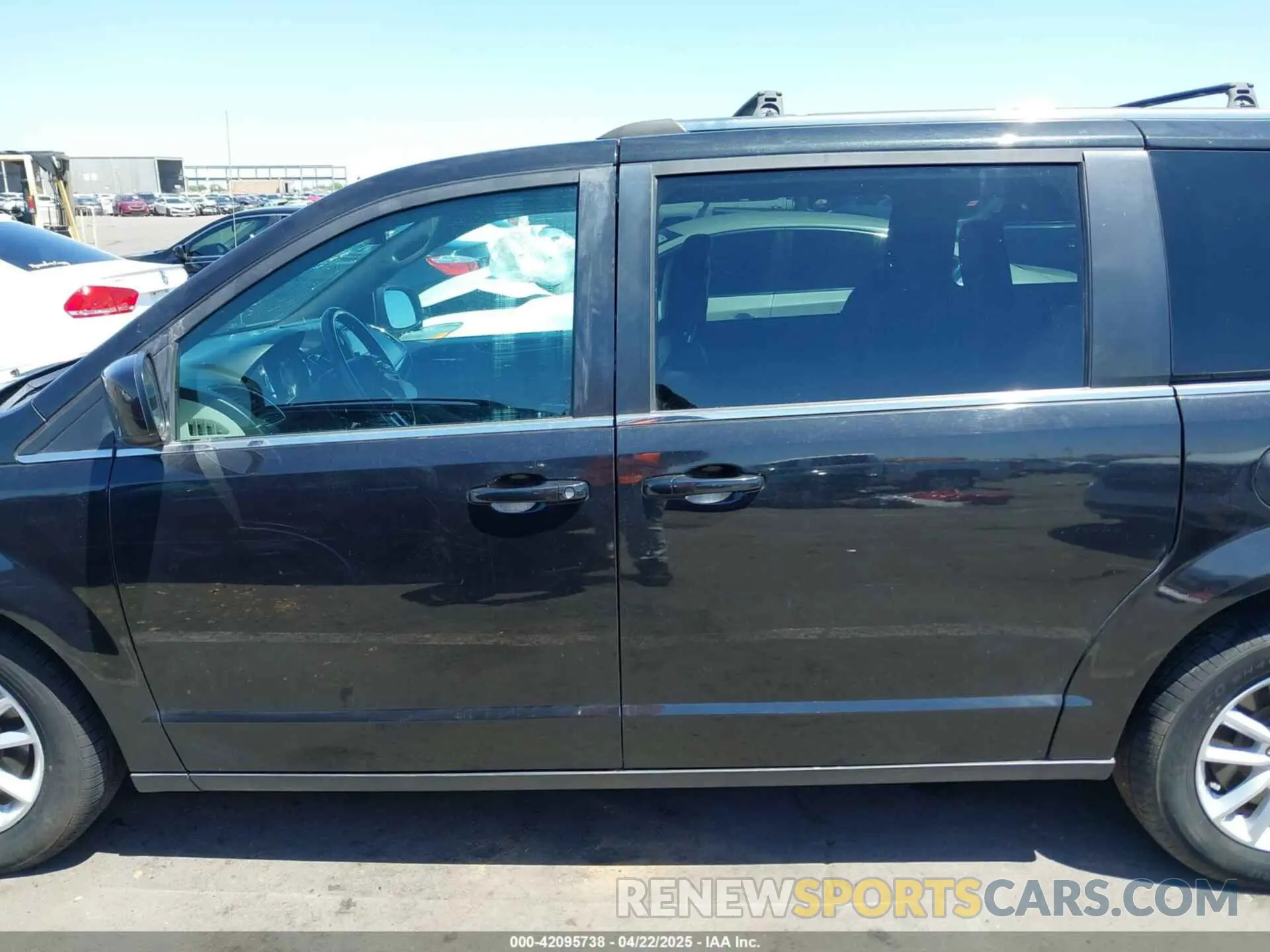 14 Фотография поврежденного автомобиля 2C4RDGCG0KR557898 DODGE GRAND CARAVAN 2019