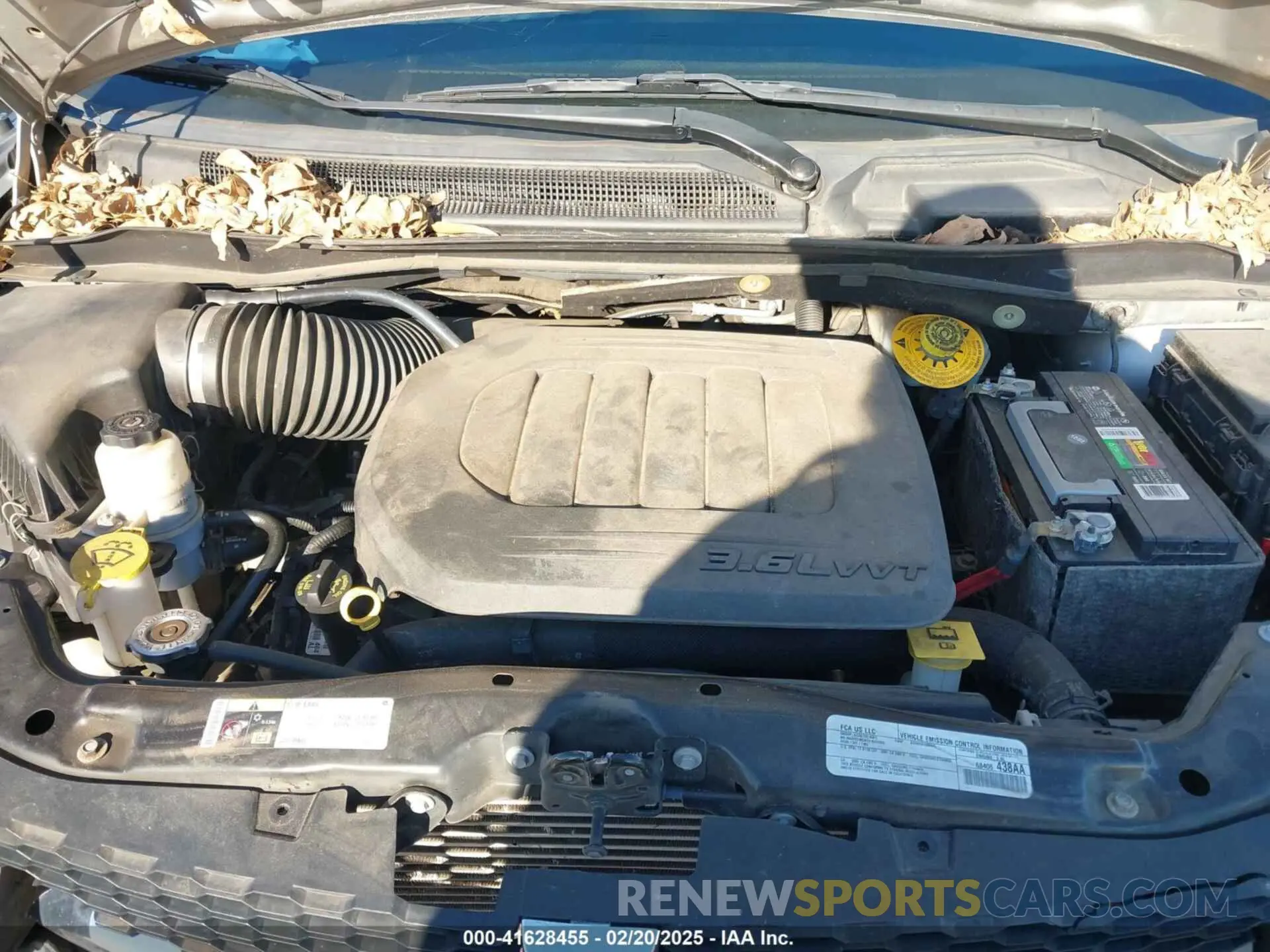 10 Photograph of a damaged car 2C4RDGCG0KR563751 DODGE GRAND CARAVAN 2019
