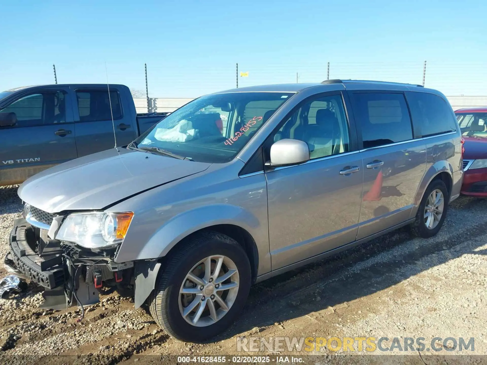 2 Photograph of a damaged car 2C4RDGCG0KR563751 DODGE GRAND CARAVAN 2019