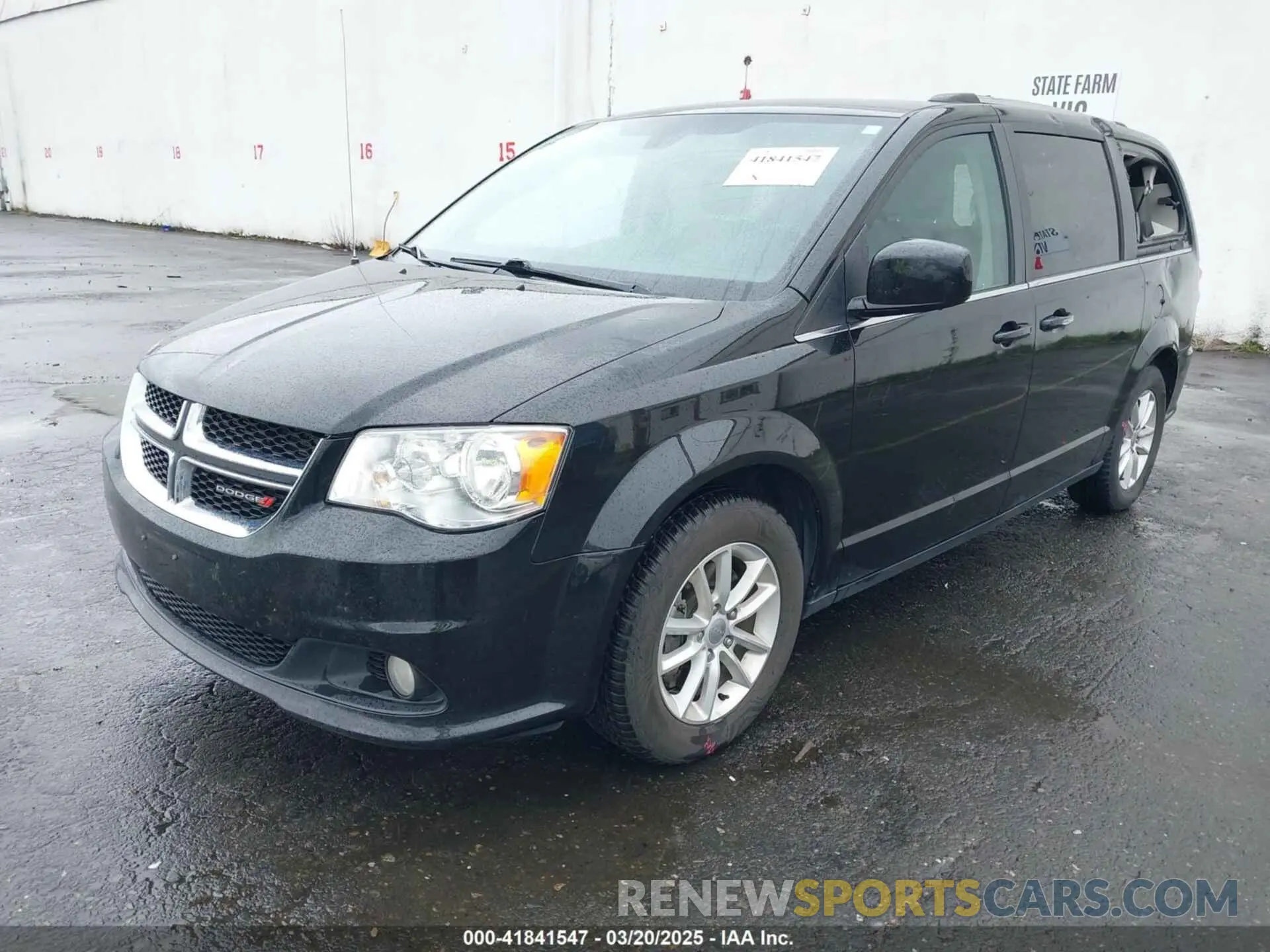 2 Photograph of a damaged car 2C4RDGCG0KR595339 DODGE GRAND CARAVAN 2019