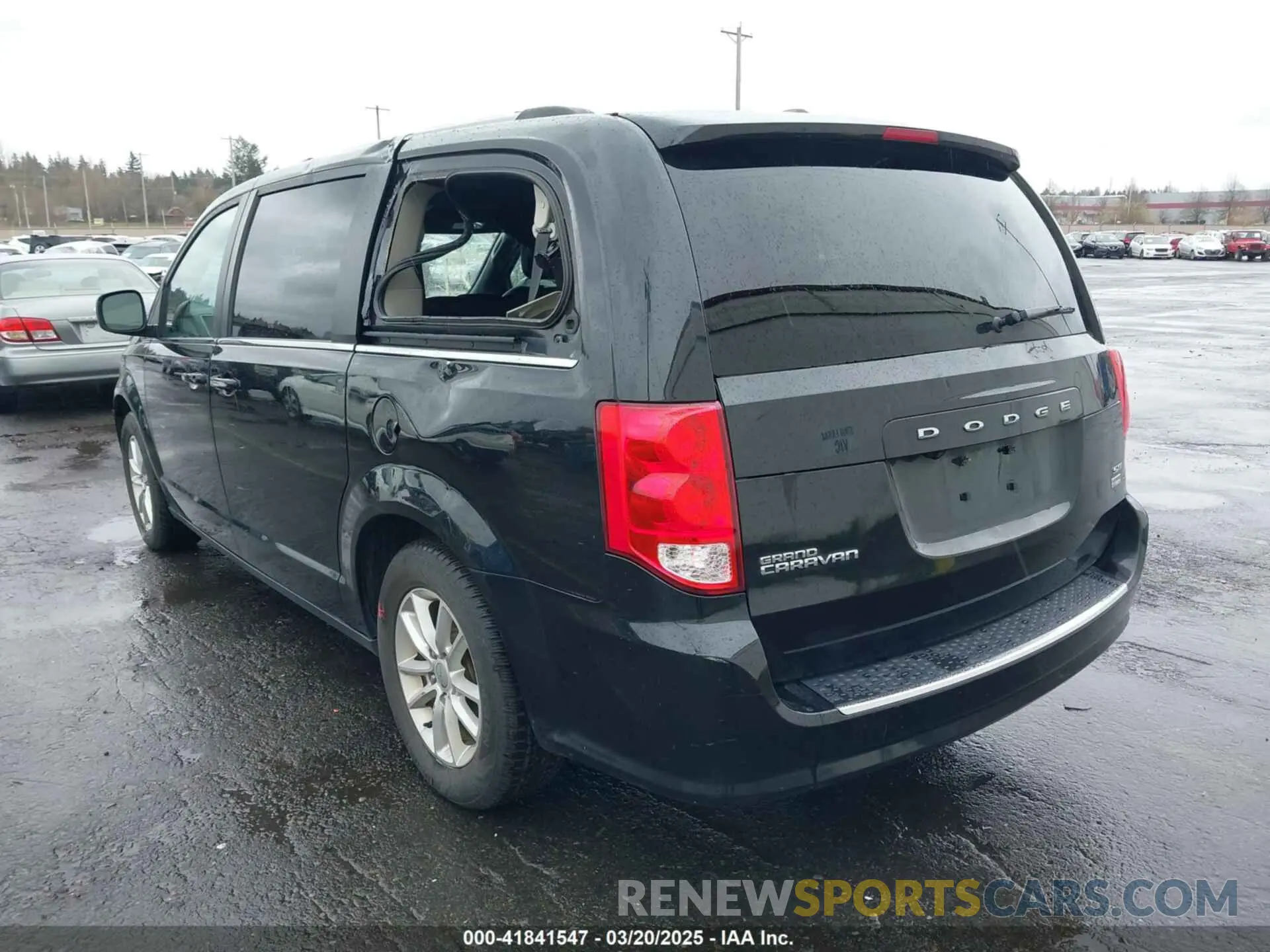 3 Photograph of a damaged car 2C4RDGCG0KR595339 DODGE GRAND CARAVAN 2019
