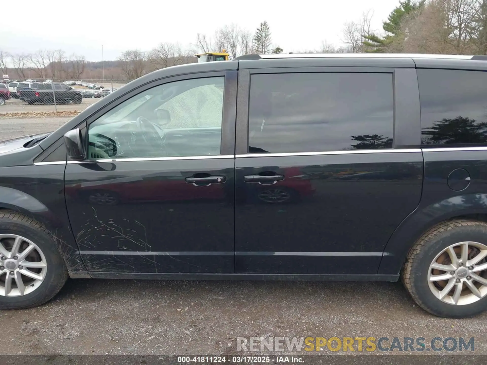 15 Photograph of a damaged car 2C4RDGCG0KR692444 DODGE GRAND CARAVAN 2019