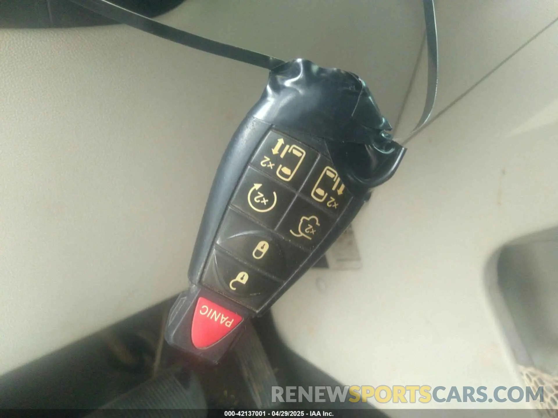 11 Photograph of a damaged car 2C4RDGCG0KR718346 DODGE GRAND CARAVAN 2019