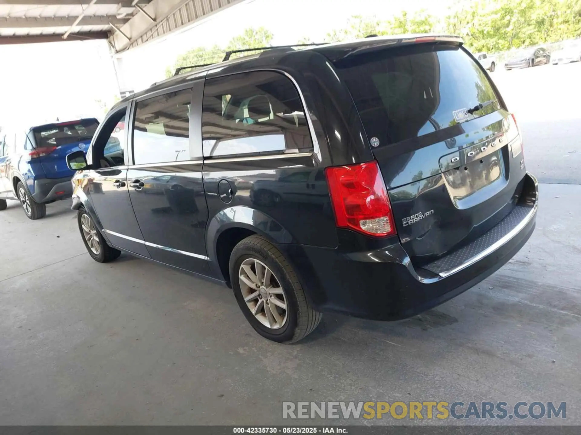 3 Photograph of a damaged car 2C4RDGCG0KR755087 DODGE GRAND CARAVAN 2019
