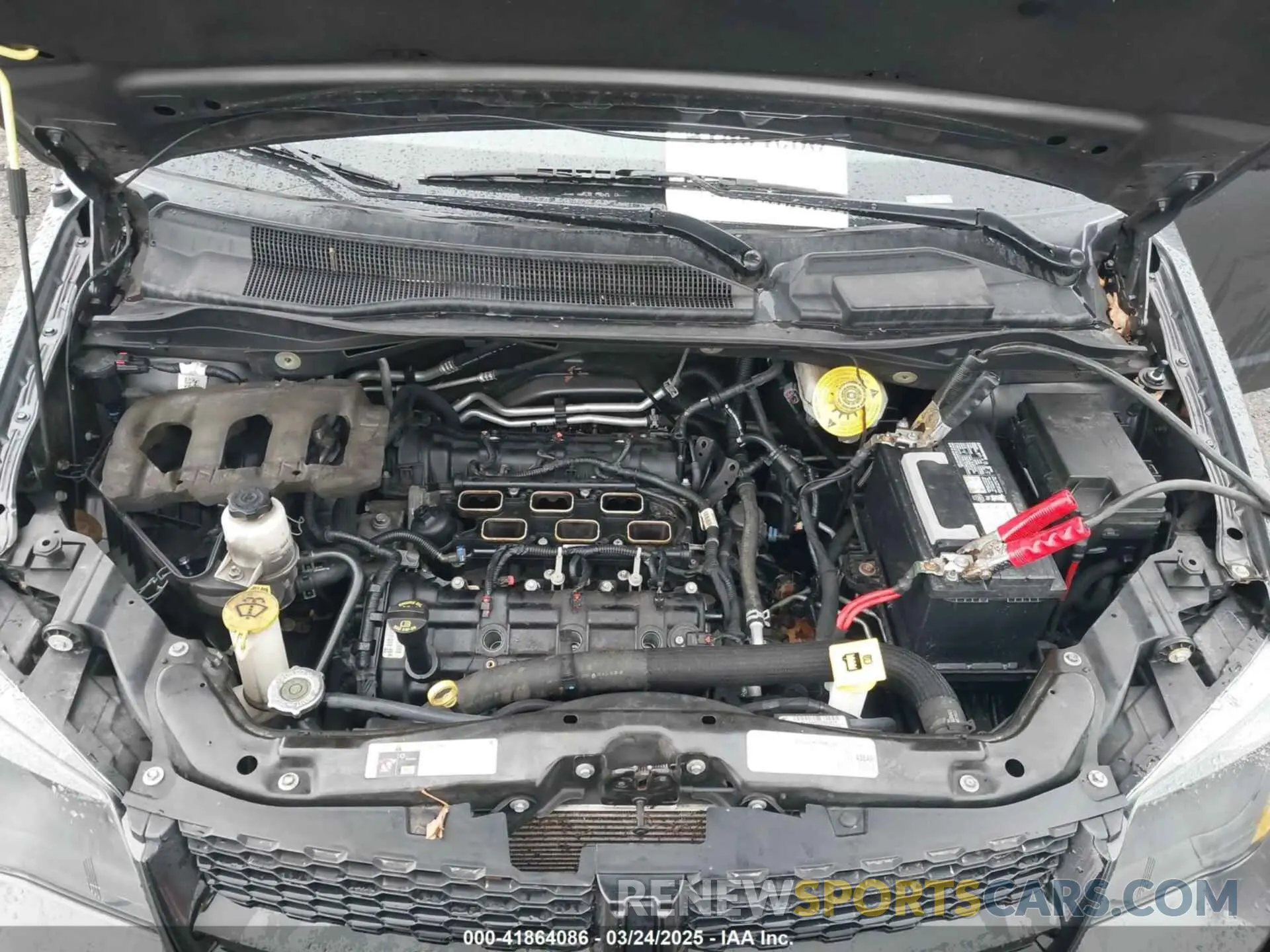 10 Photograph of a damaged car 2C4RDGCG1KR546733 DODGE GRAND CARAVAN 2019
