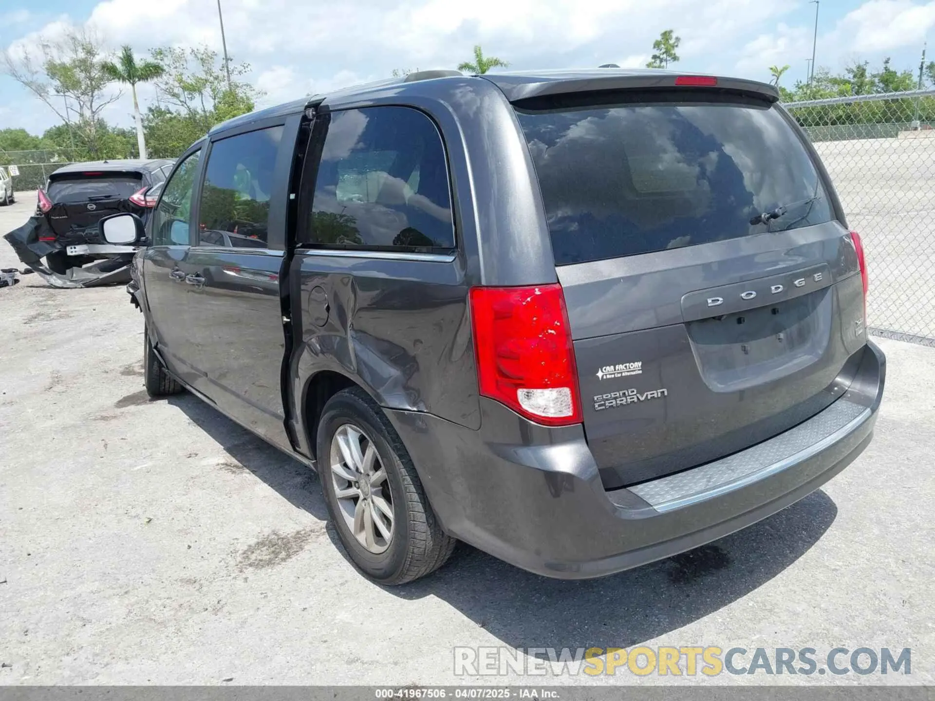 3 Фотография поврежденного автомобиля 2C4RDGCG1KR758127 DODGE GRAND CARAVAN 2019