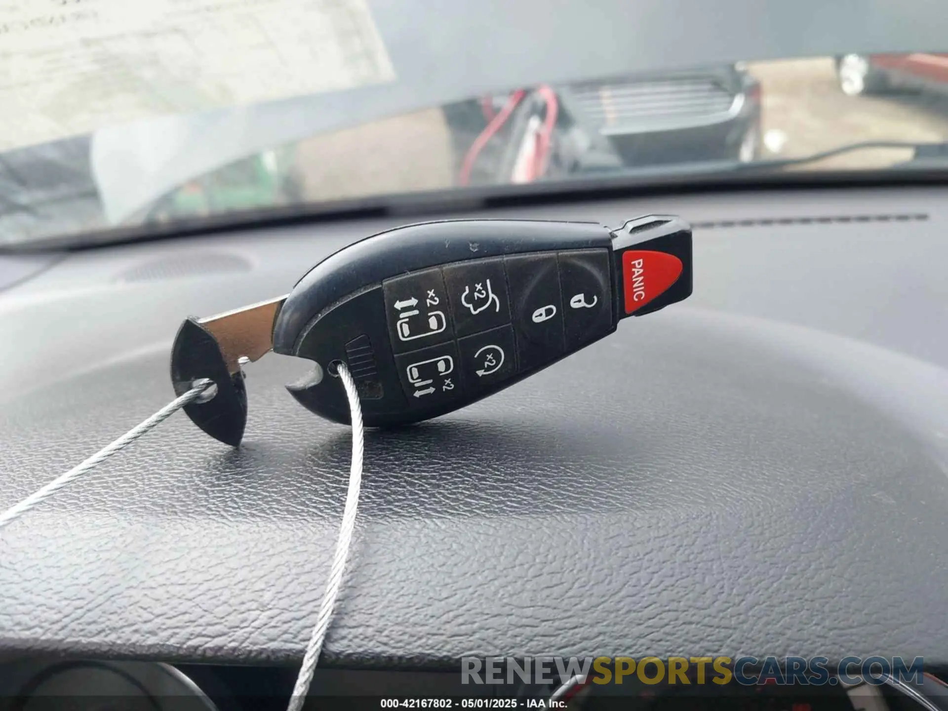 11 Photograph of a damaged car 2C4RDGCG2KR564111 DODGE GRAND CARAVAN 2019