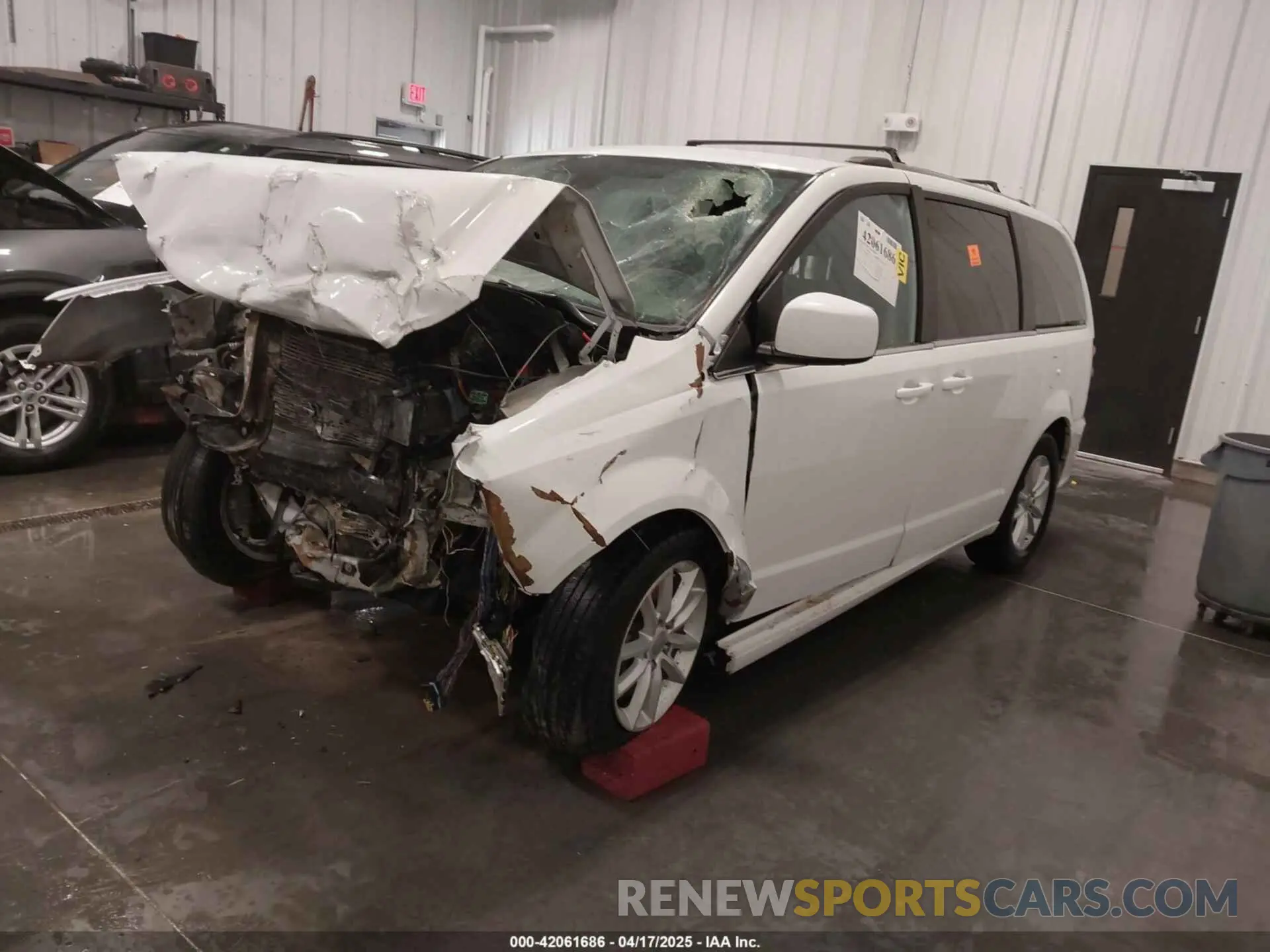2 Фотография поврежденного автомобиля 2C4RDGCG2KR579384 DODGE GRAND CARAVAN 2019
