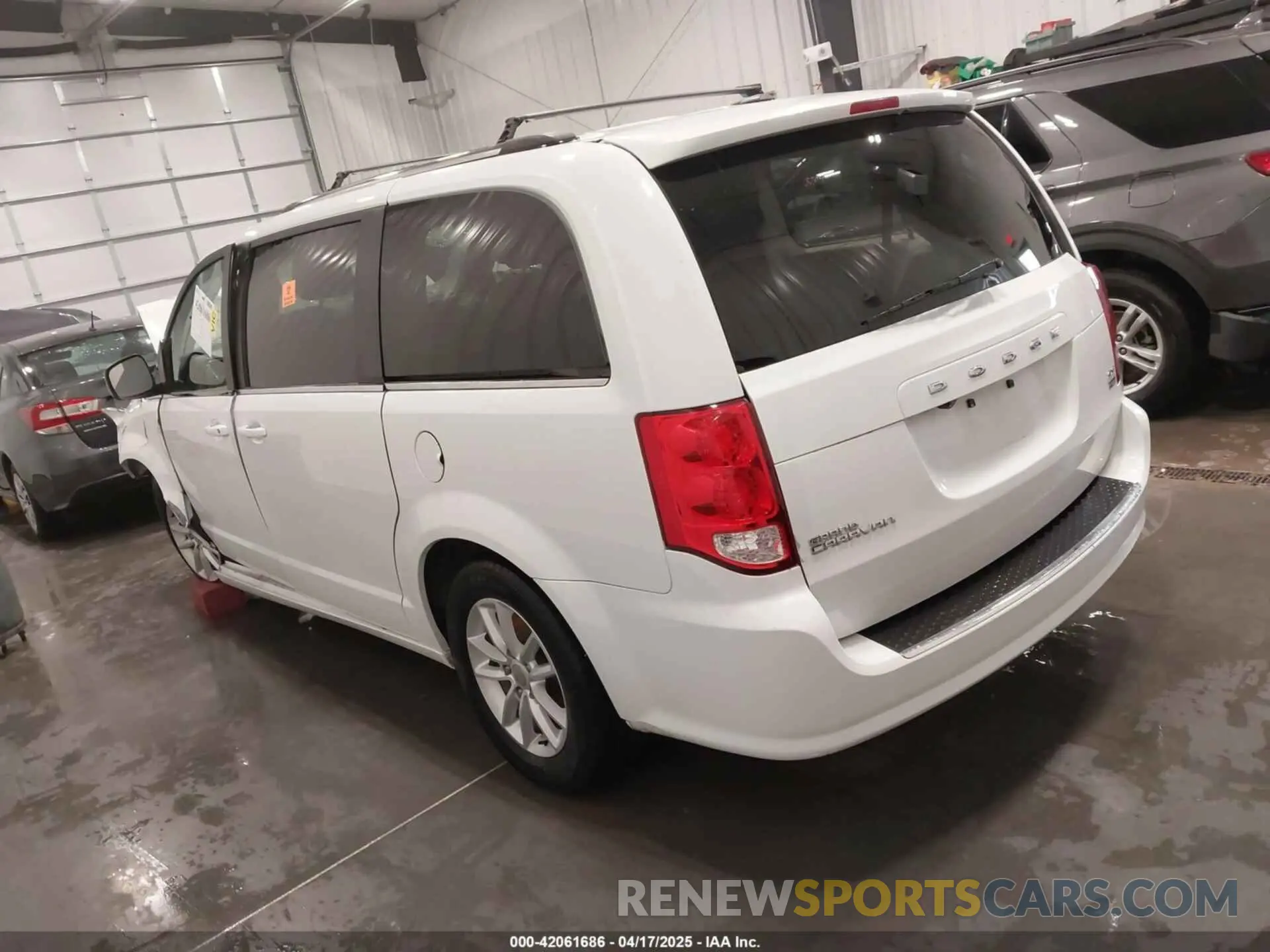 3 Фотография поврежденного автомобиля 2C4RDGCG2KR579384 DODGE GRAND CARAVAN 2019