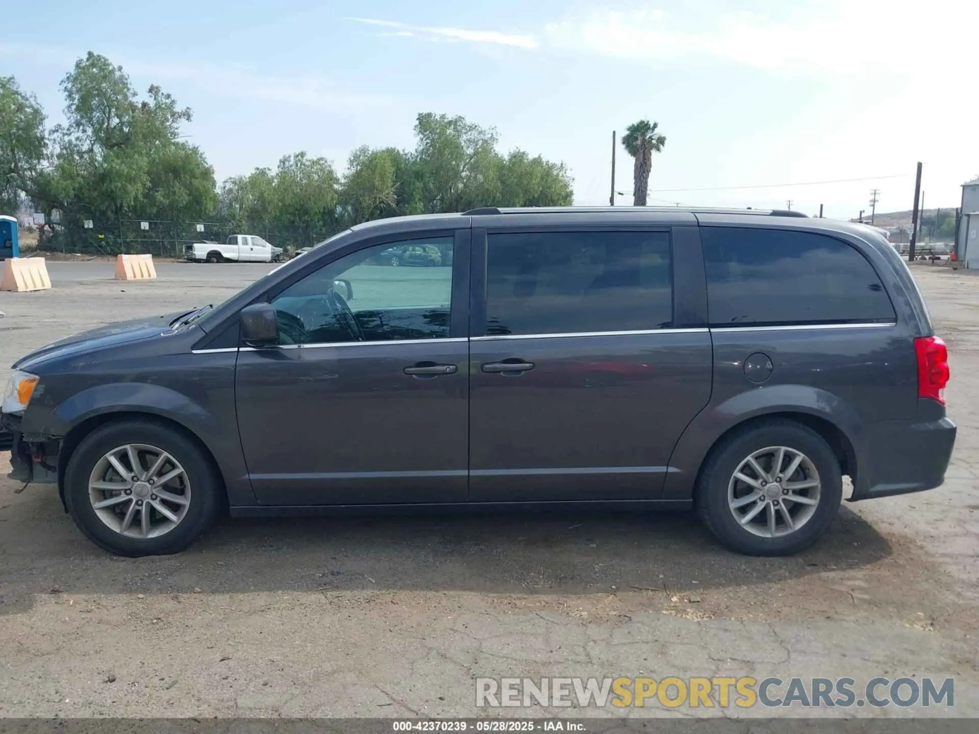 15 Photograph of a damaged car 2C4RDGCG2KR662328 DODGE GRAND CARAVAN 2019