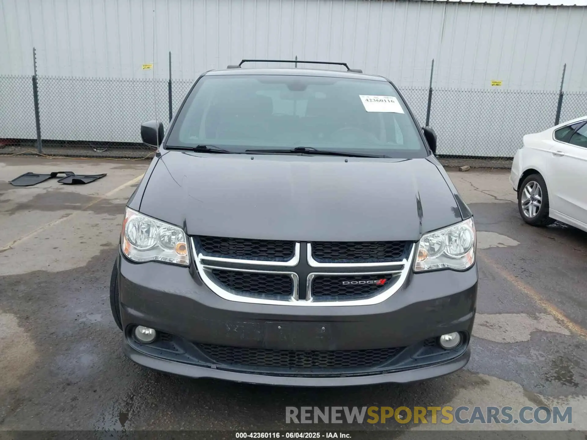 12 Photograph of a damaged car 2C4RDGCG2KR699461 DODGE GRAND CARAVAN 2019